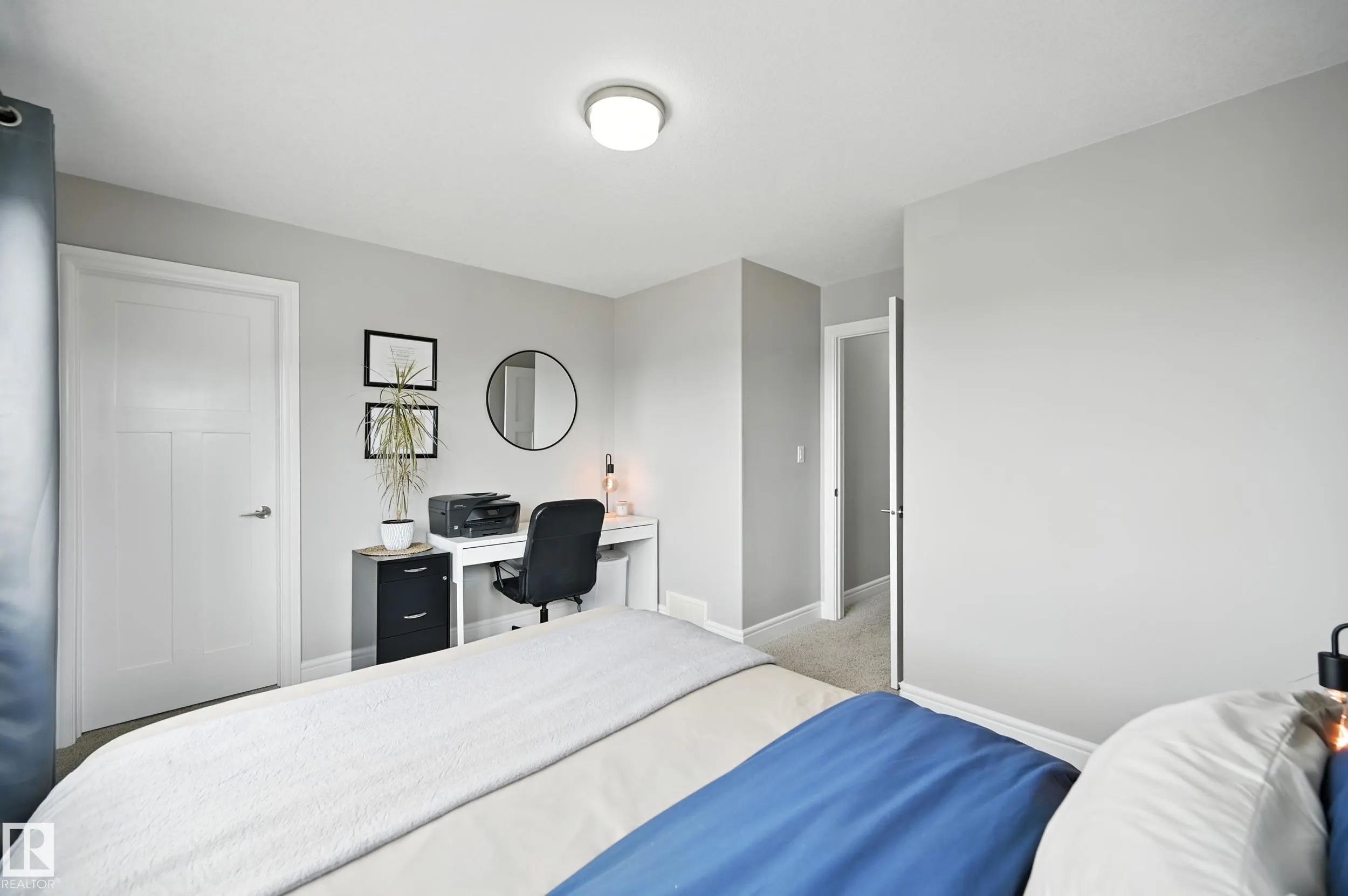 12 GREENBURY Crescent