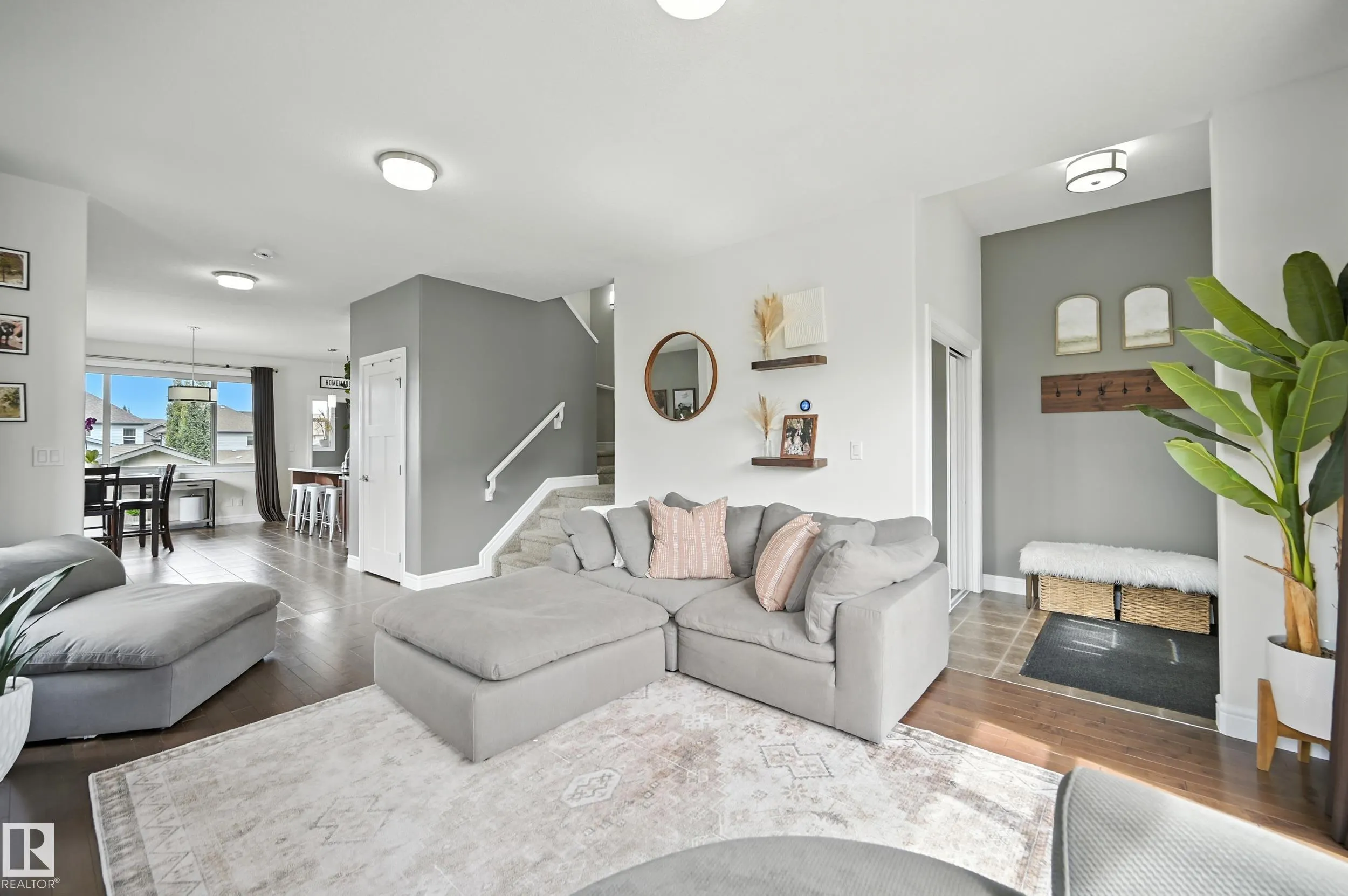 12 GREENBURY Crescent