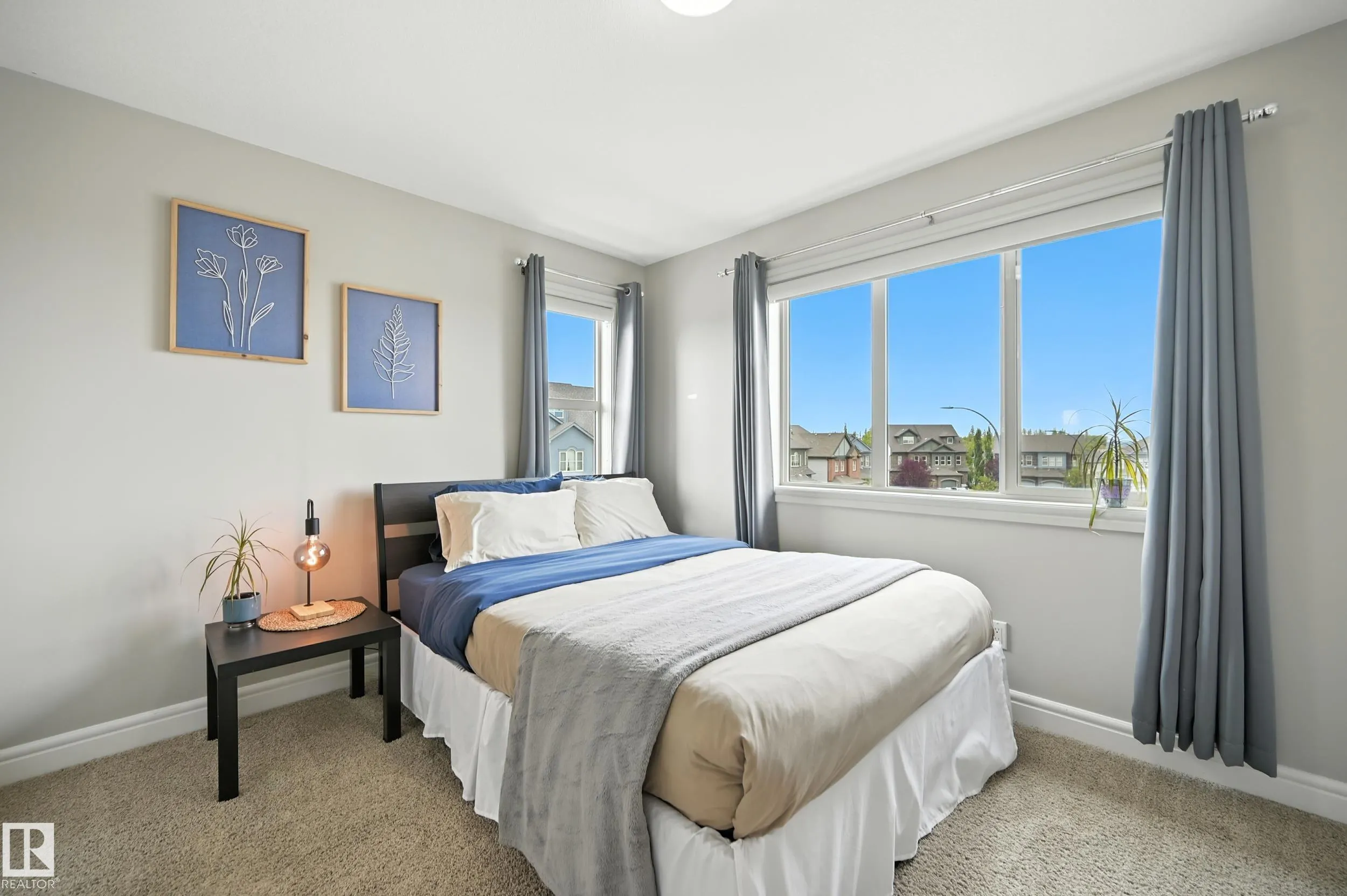 12 GREENBURY Crescent