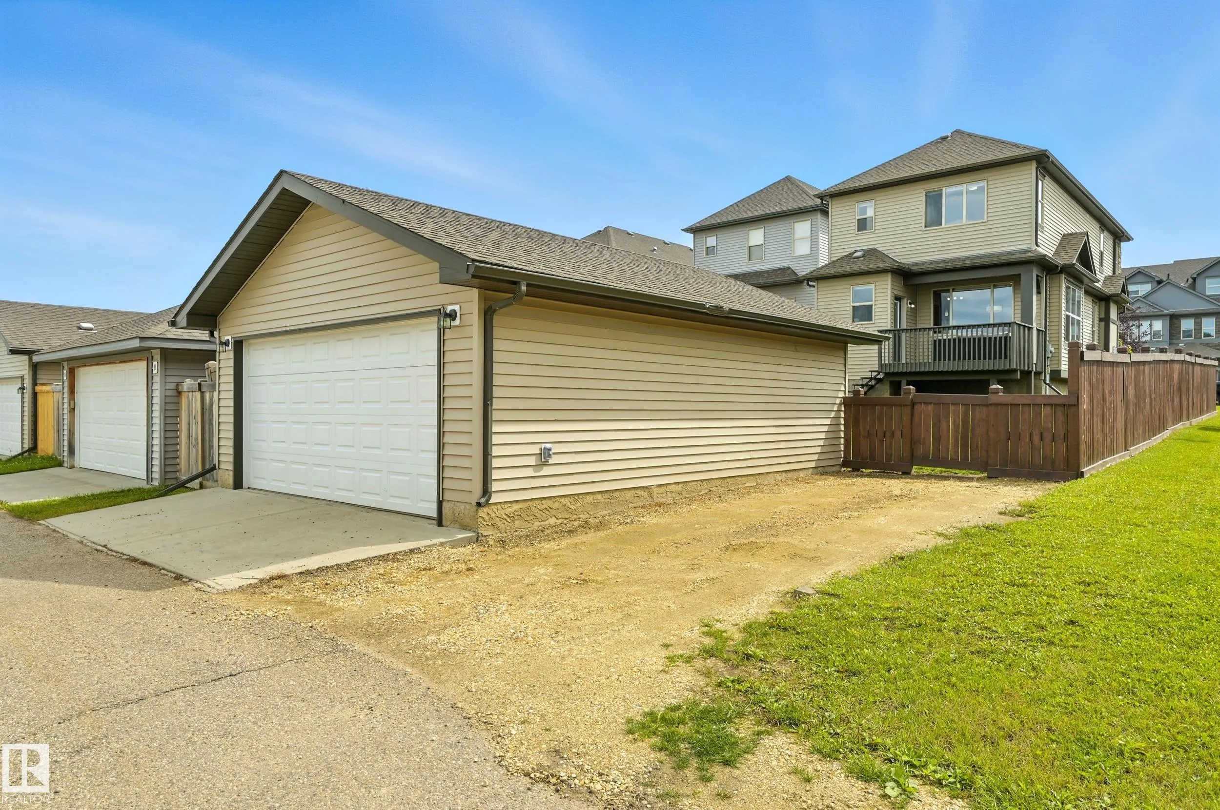 12 GREENBURY Crescent