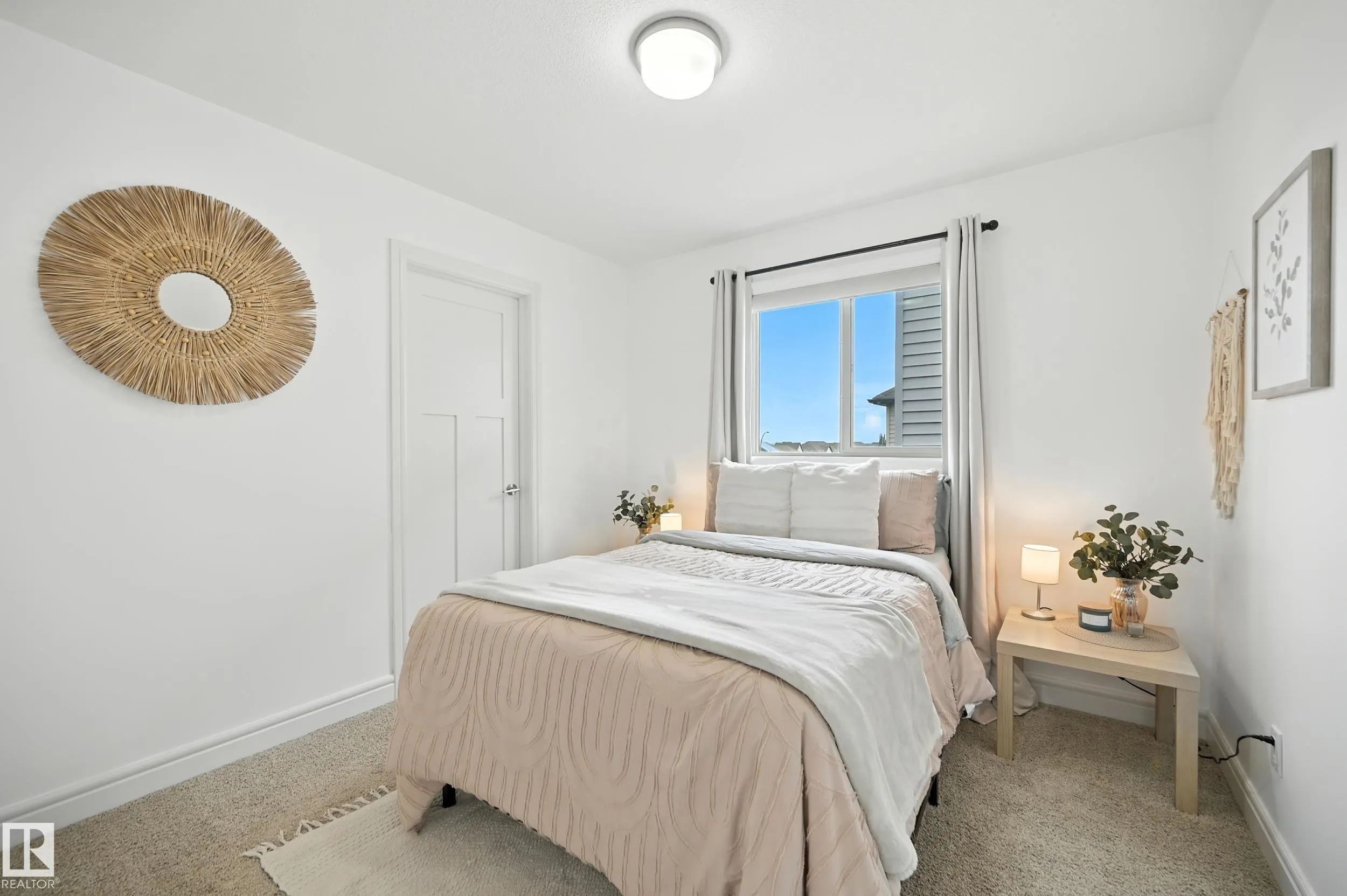 12 GREENBURY Crescent