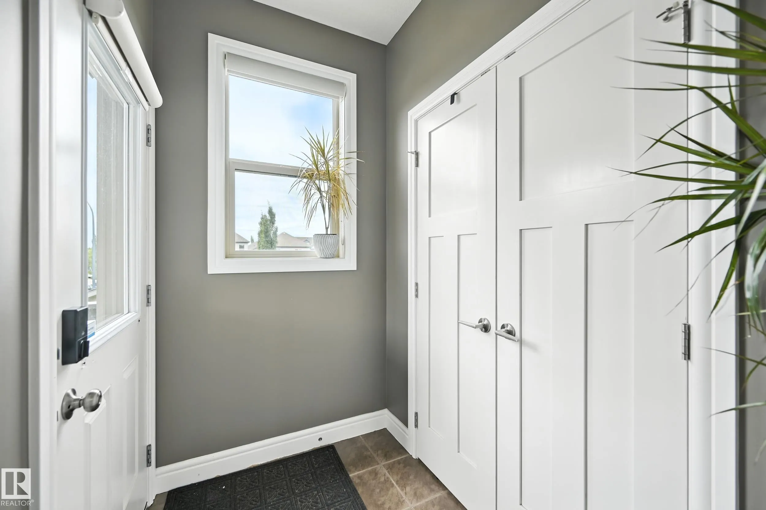 12 GREENBURY Crescent