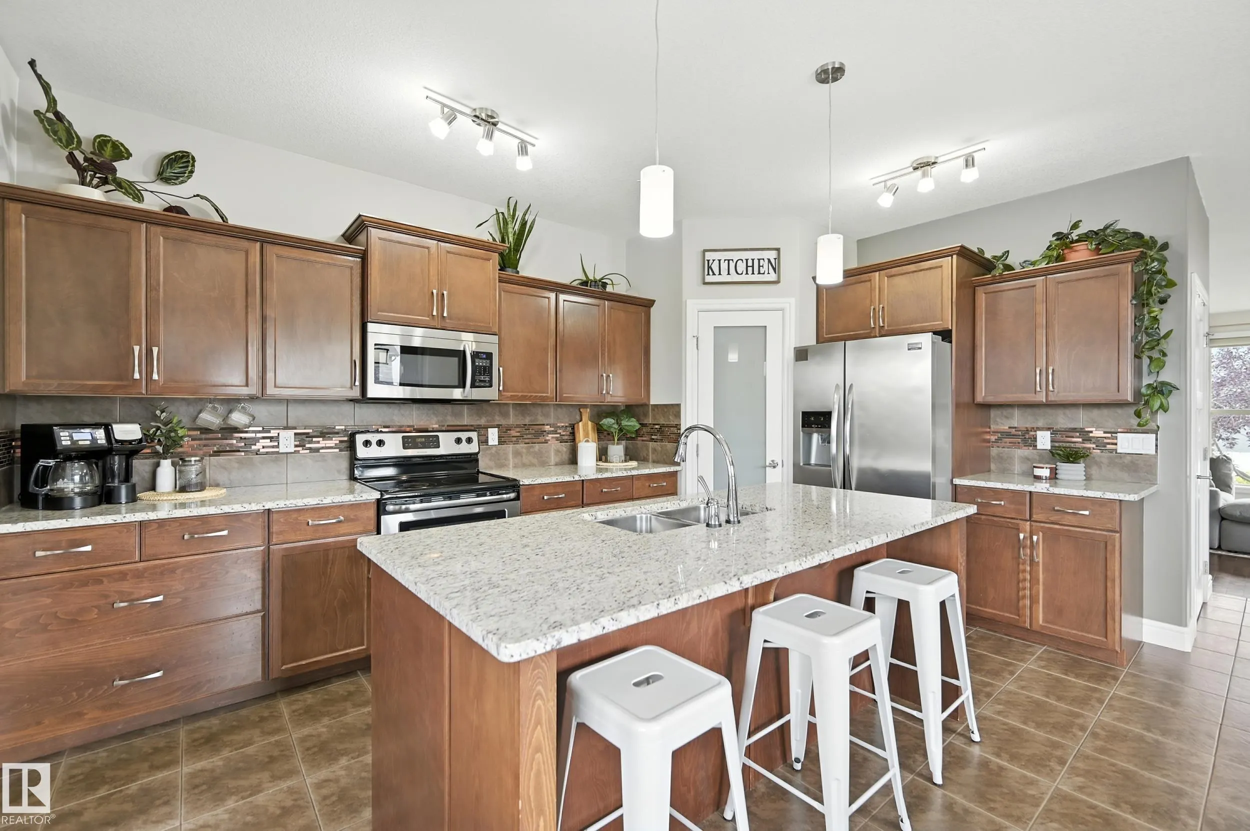 12 GREENBURY Crescent