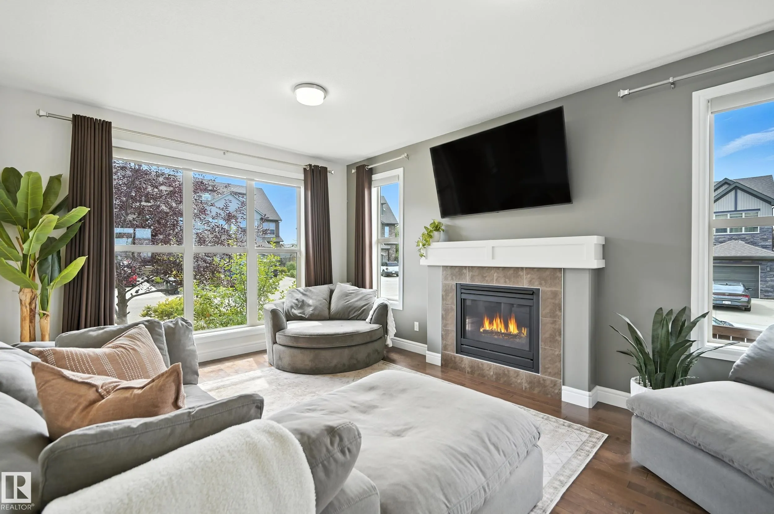 12 GREENBURY Crescent