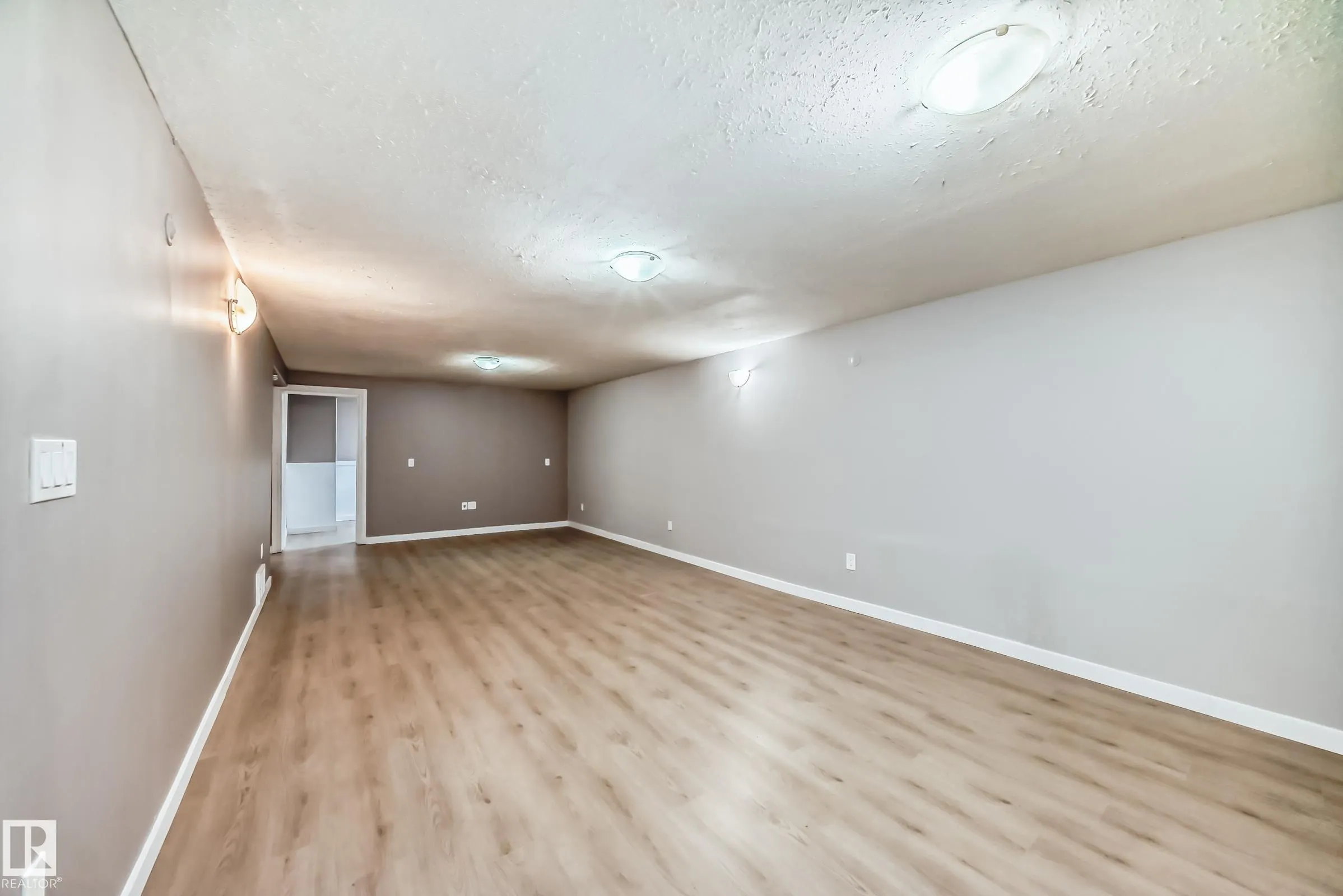 207 HOMESTEAD Crescent