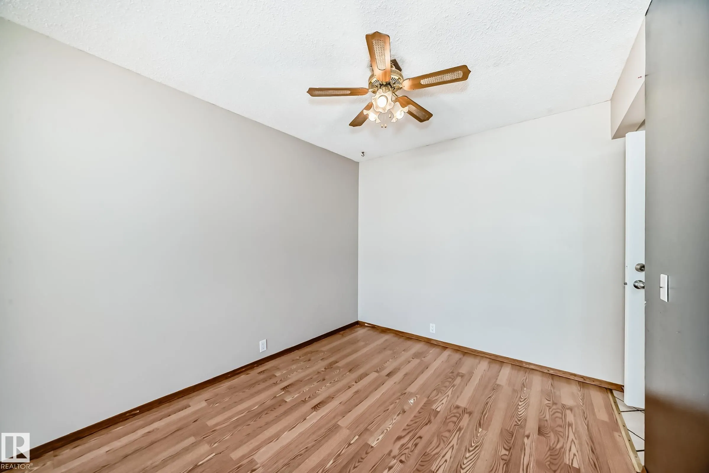 207 HOMESTEAD Crescent