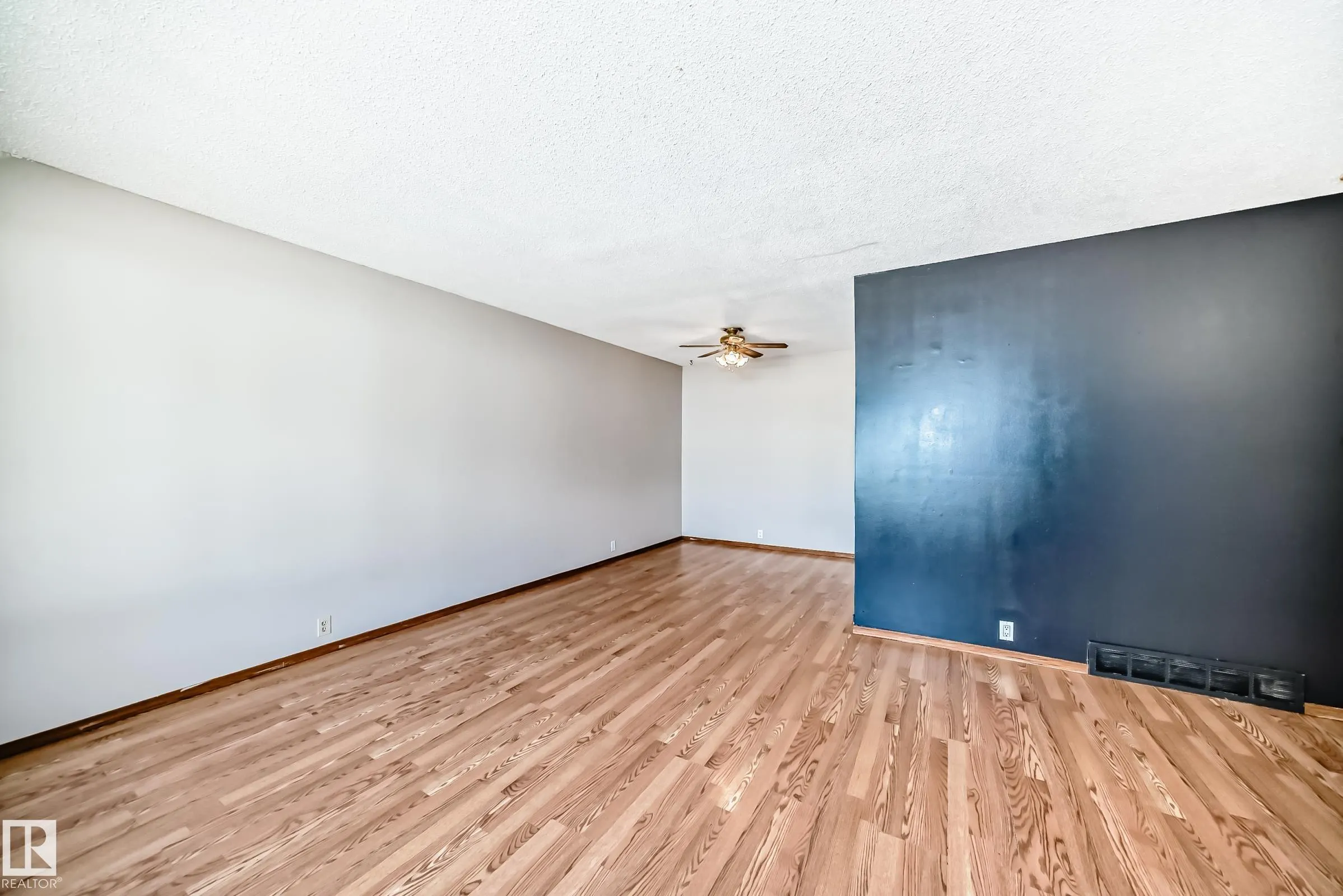 207 HOMESTEAD Crescent