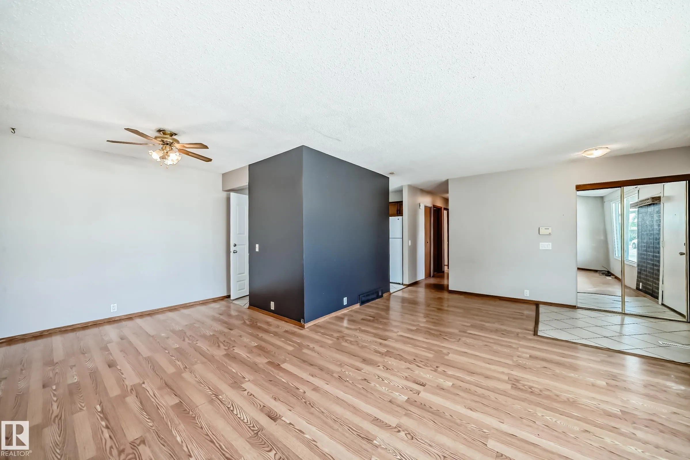 207 HOMESTEAD Crescent