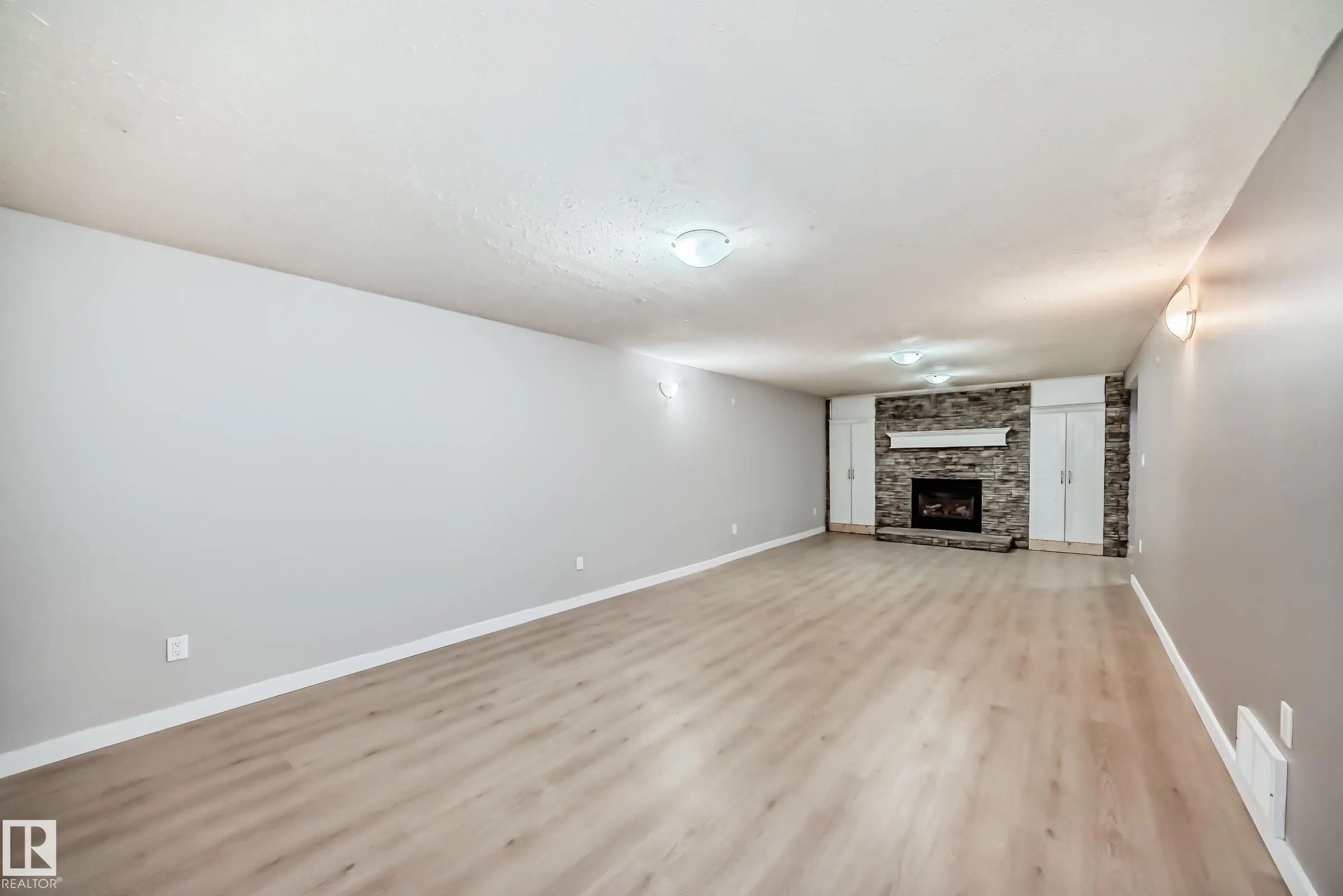 207 HOMESTEAD Crescent