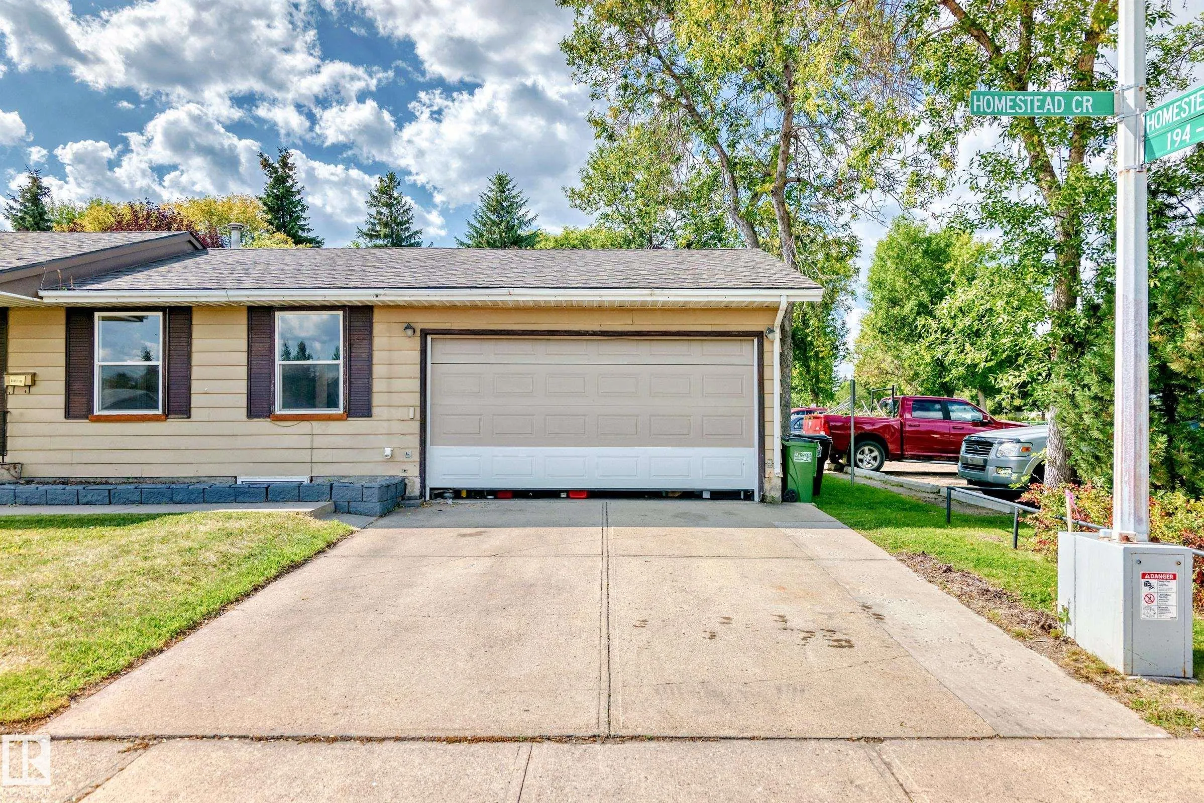 207 HOMESTEAD Crescent