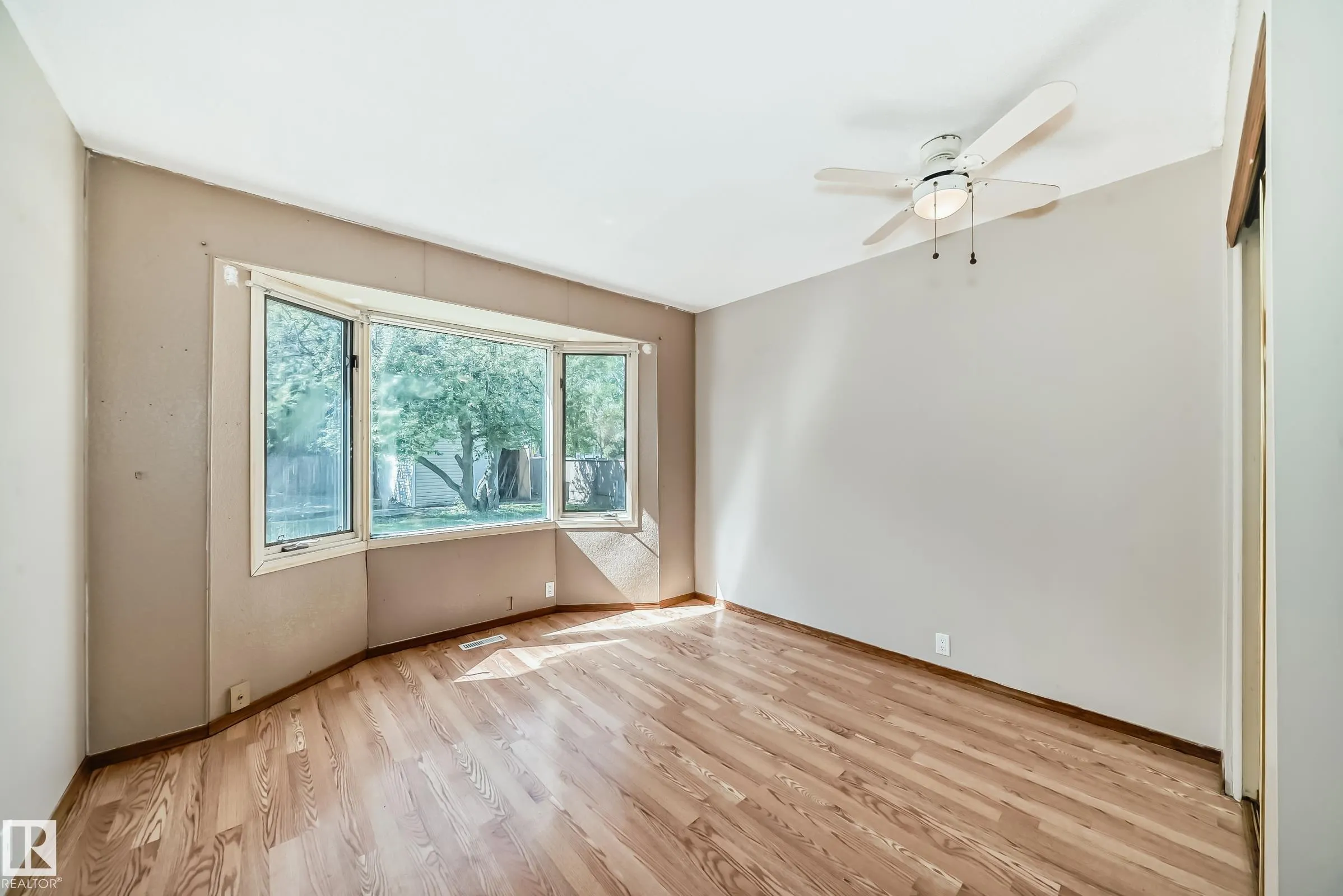207 HOMESTEAD Crescent