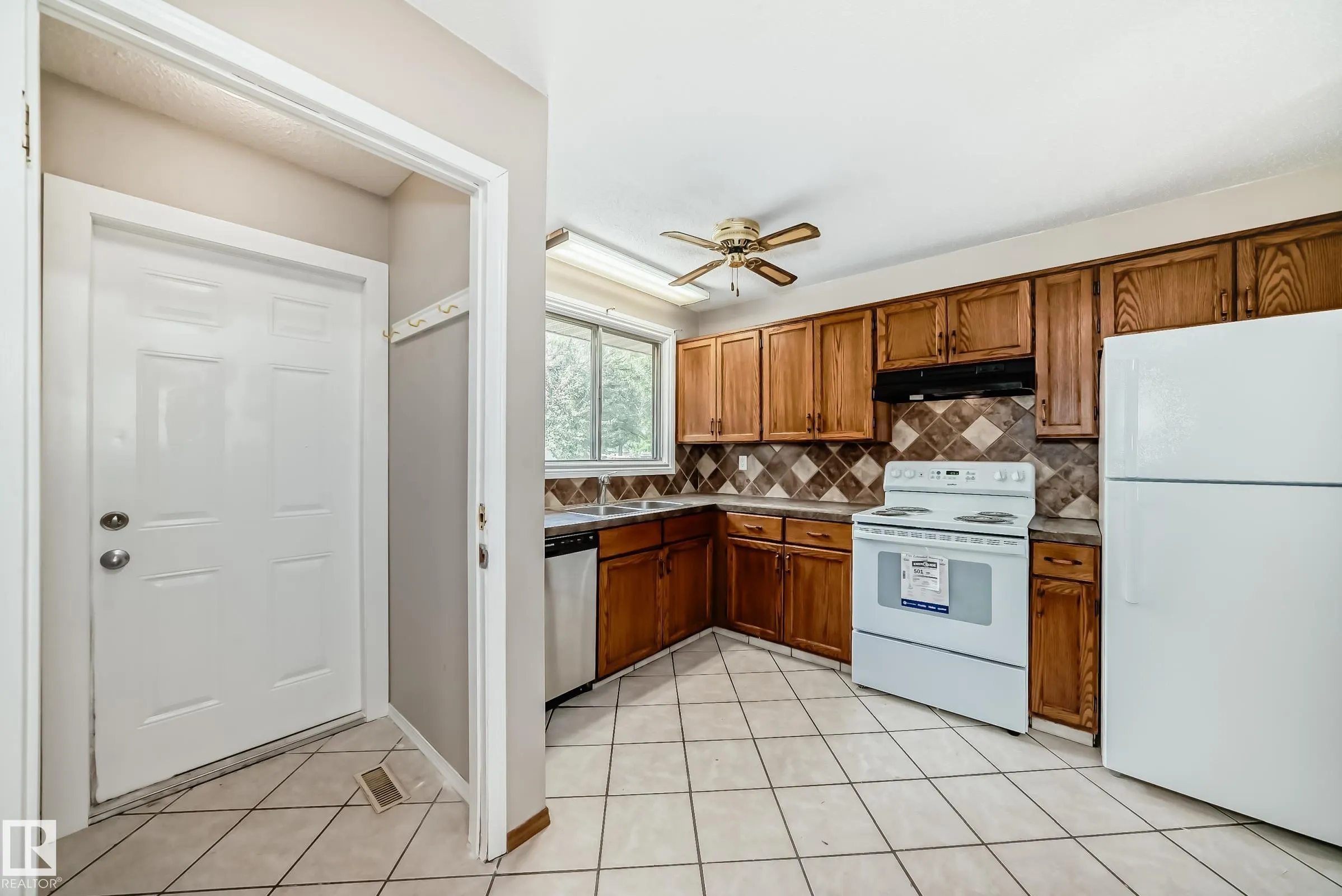 207 HOMESTEAD Crescent