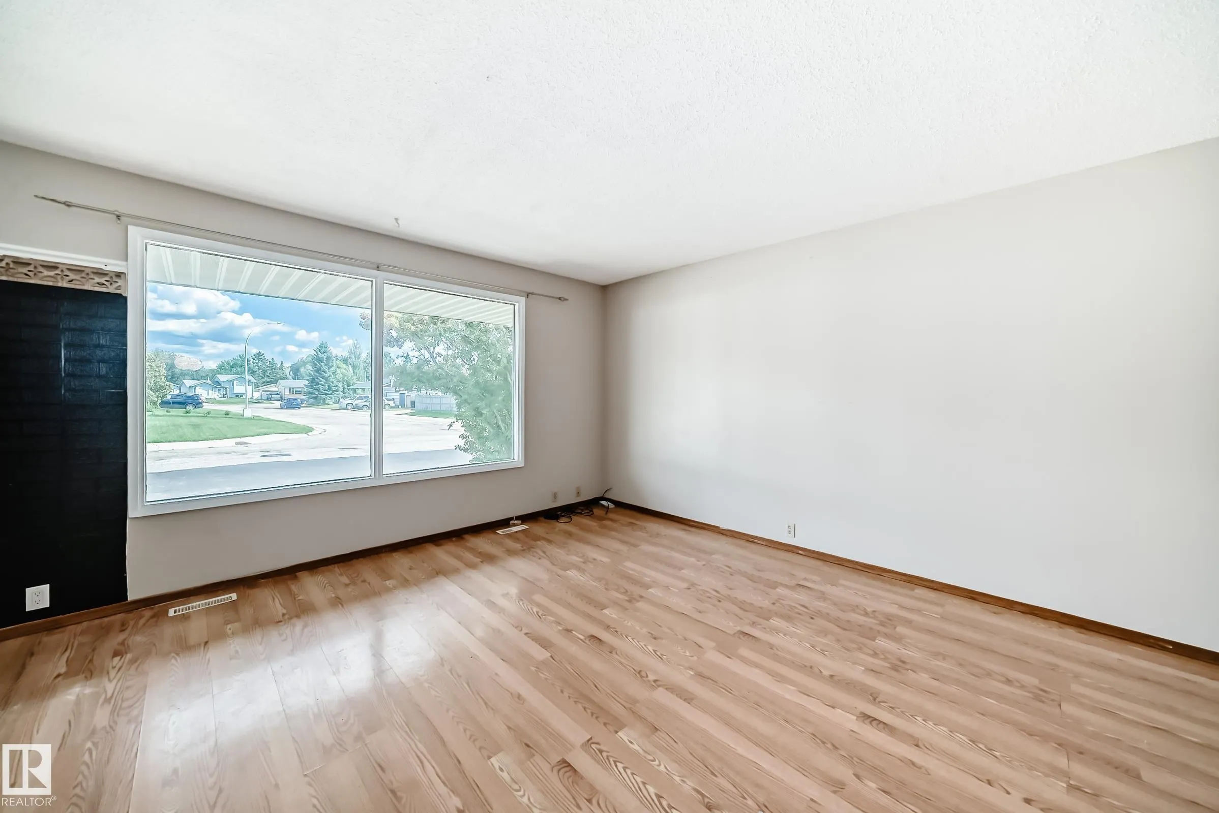 207 HOMESTEAD Crescent