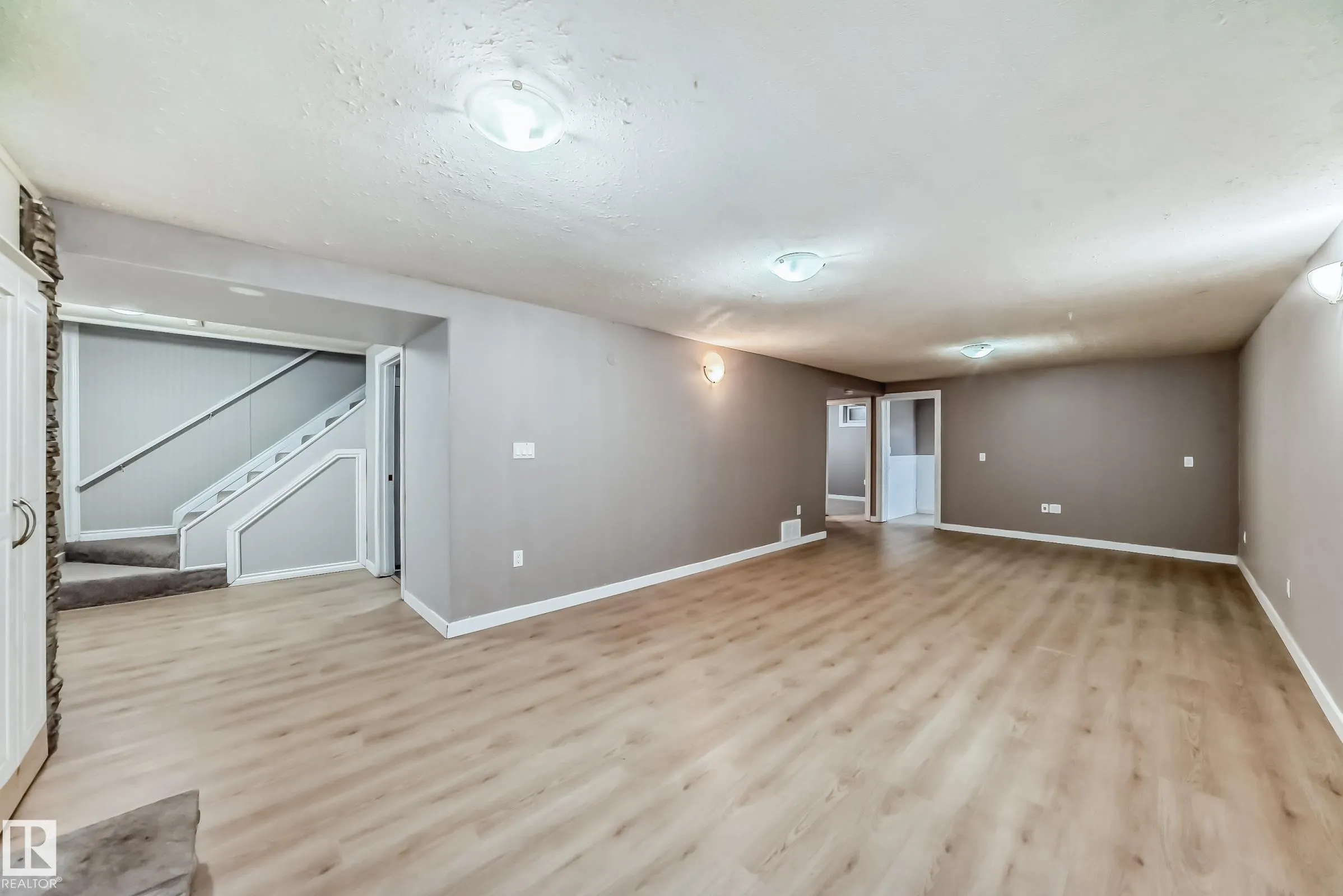 207 HOMESTEAD Crescent