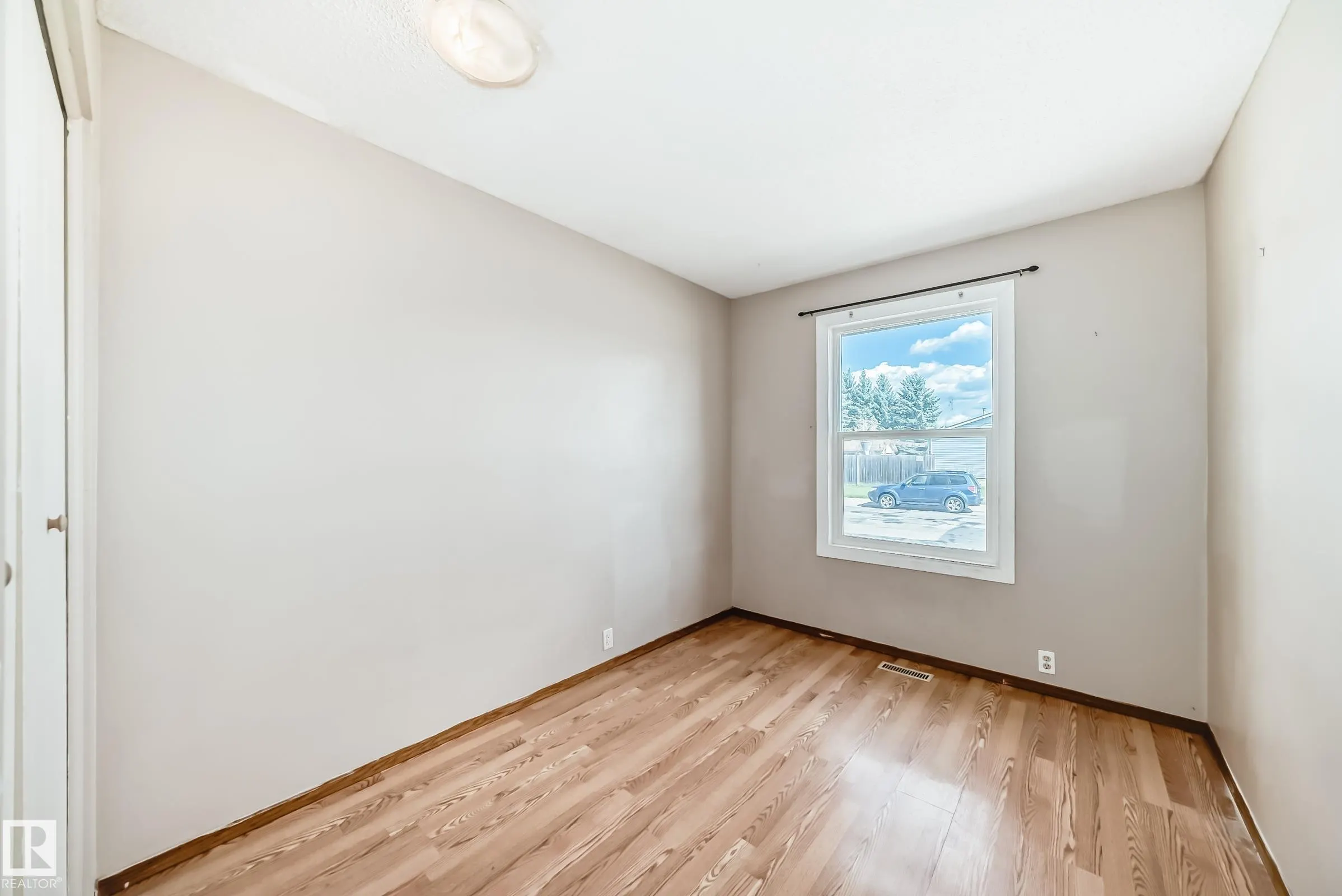 207 HOMESTEAD Crescent