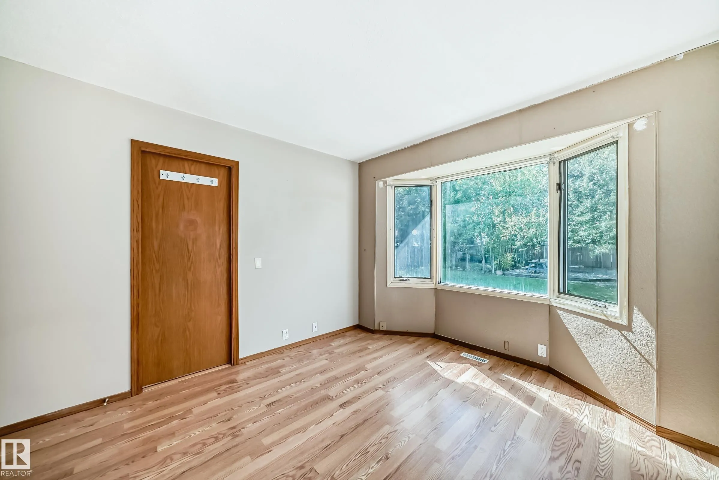 207 HOMESTEAD Crescent