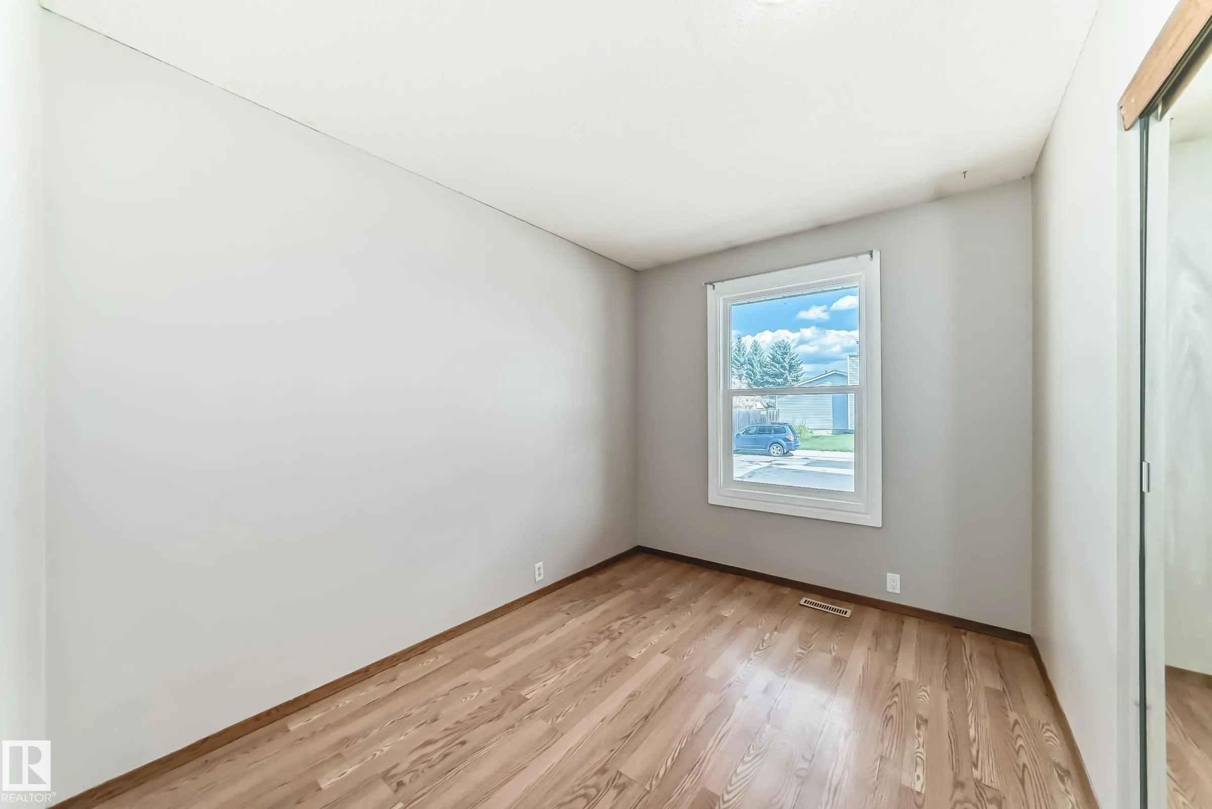 207 HOMESTEAD Crescent