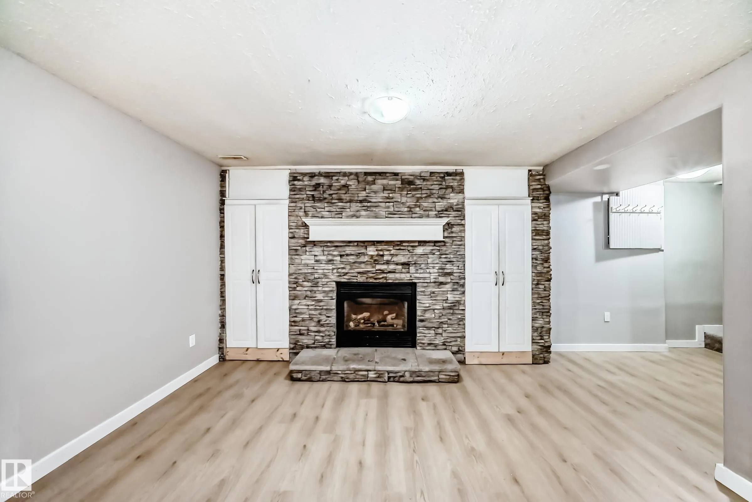 207 HOMESTEAD Crescent