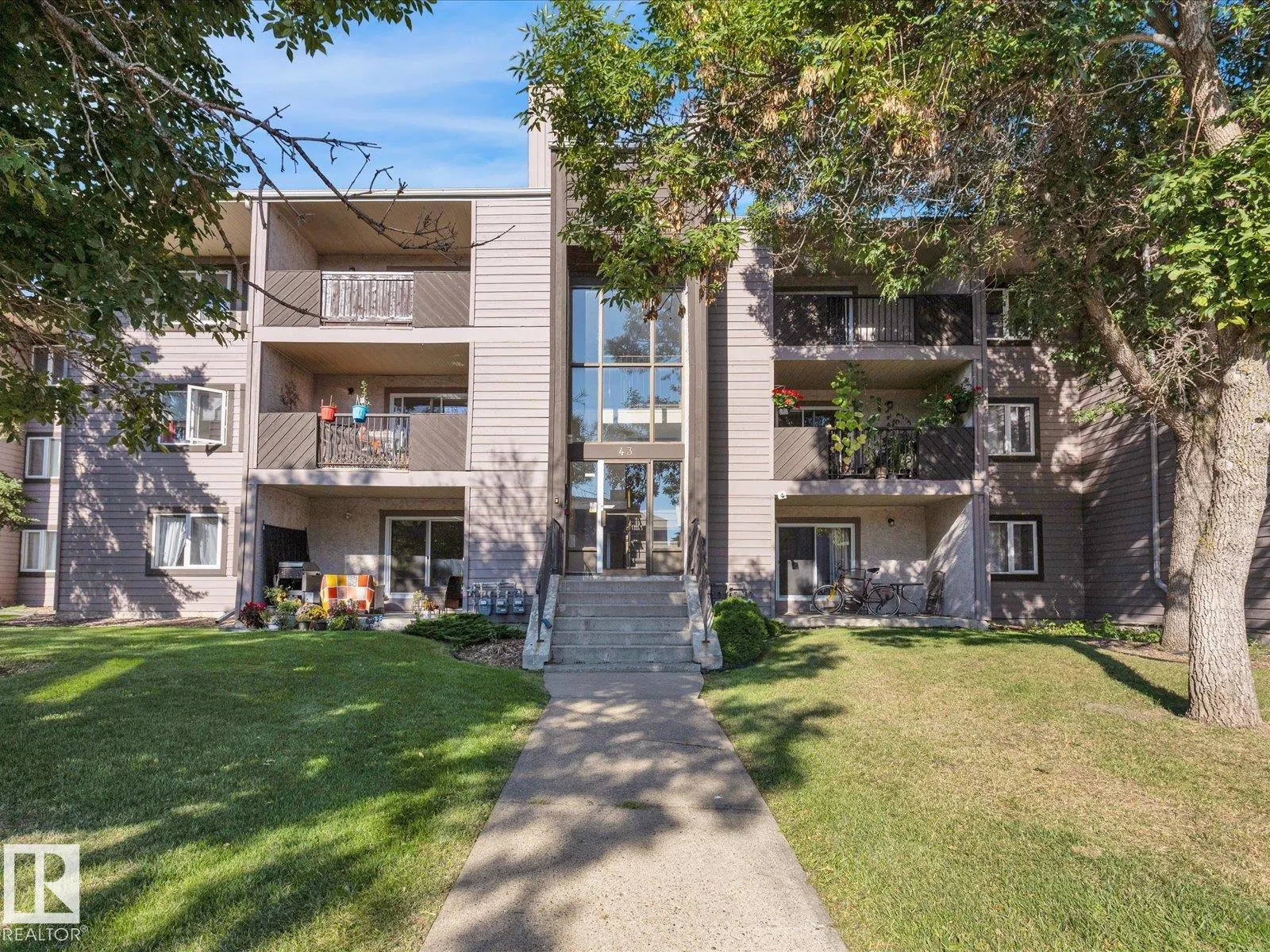 43 AKINS Drive