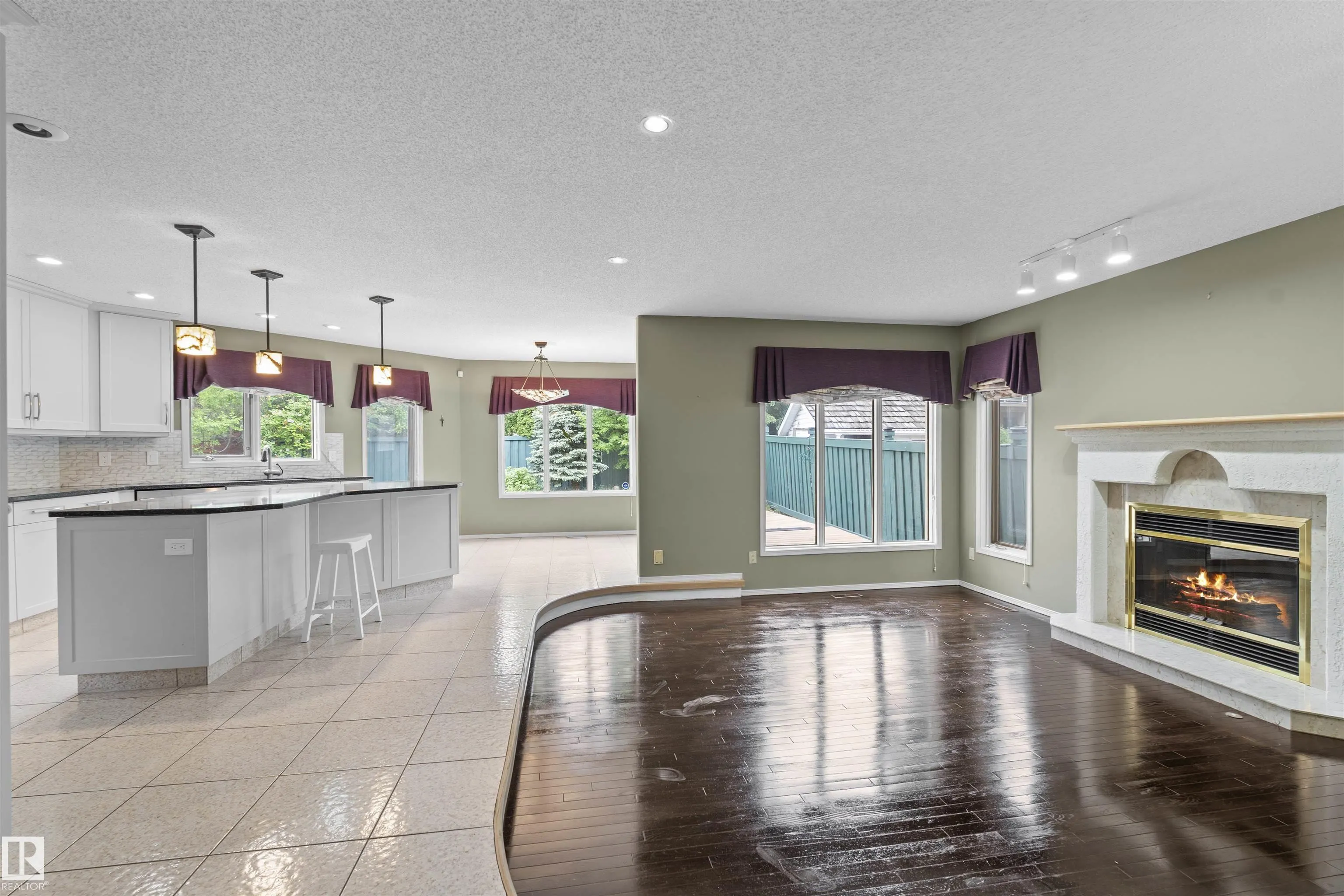 1095 FALCONER Road
