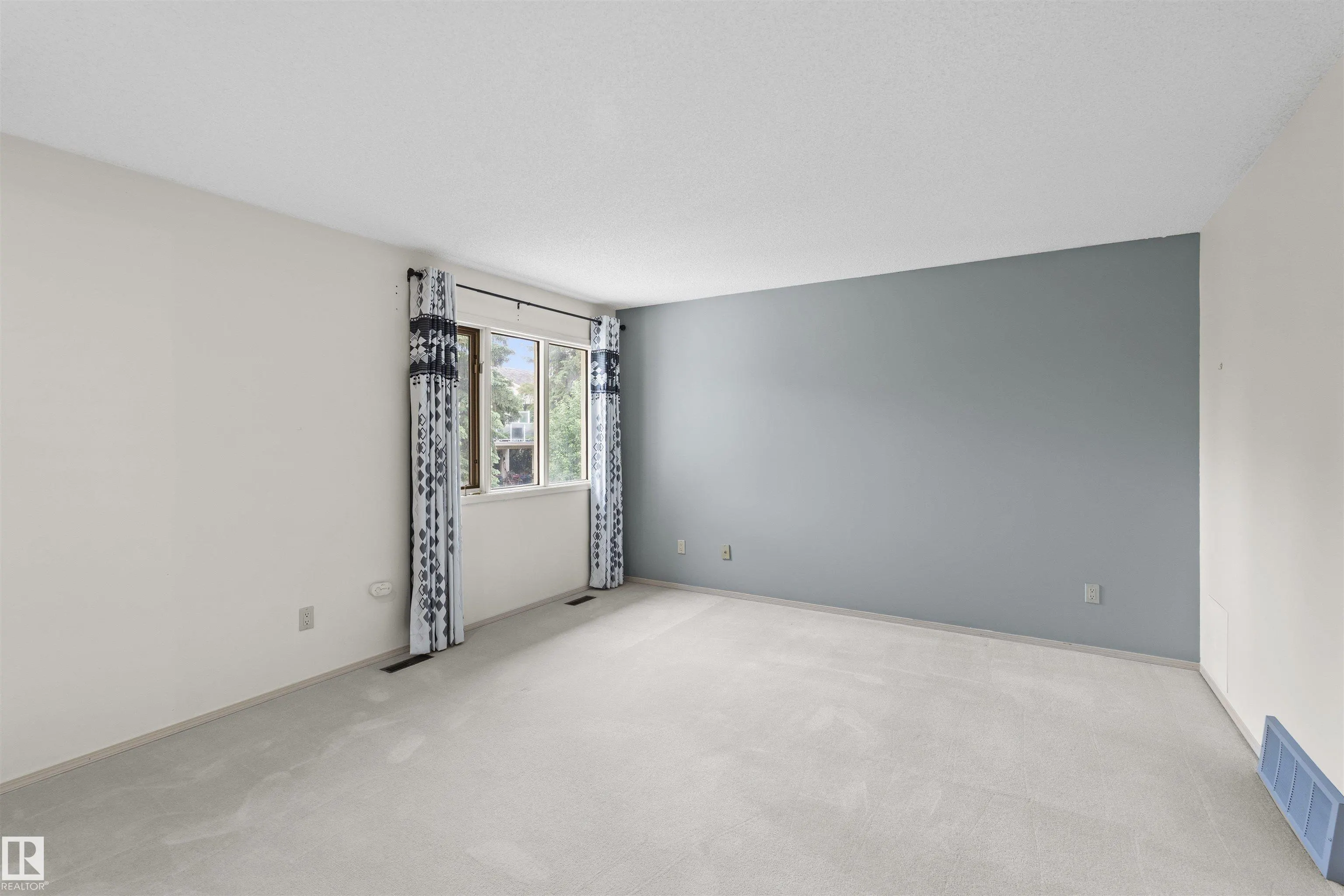 1095 FALCONER Road