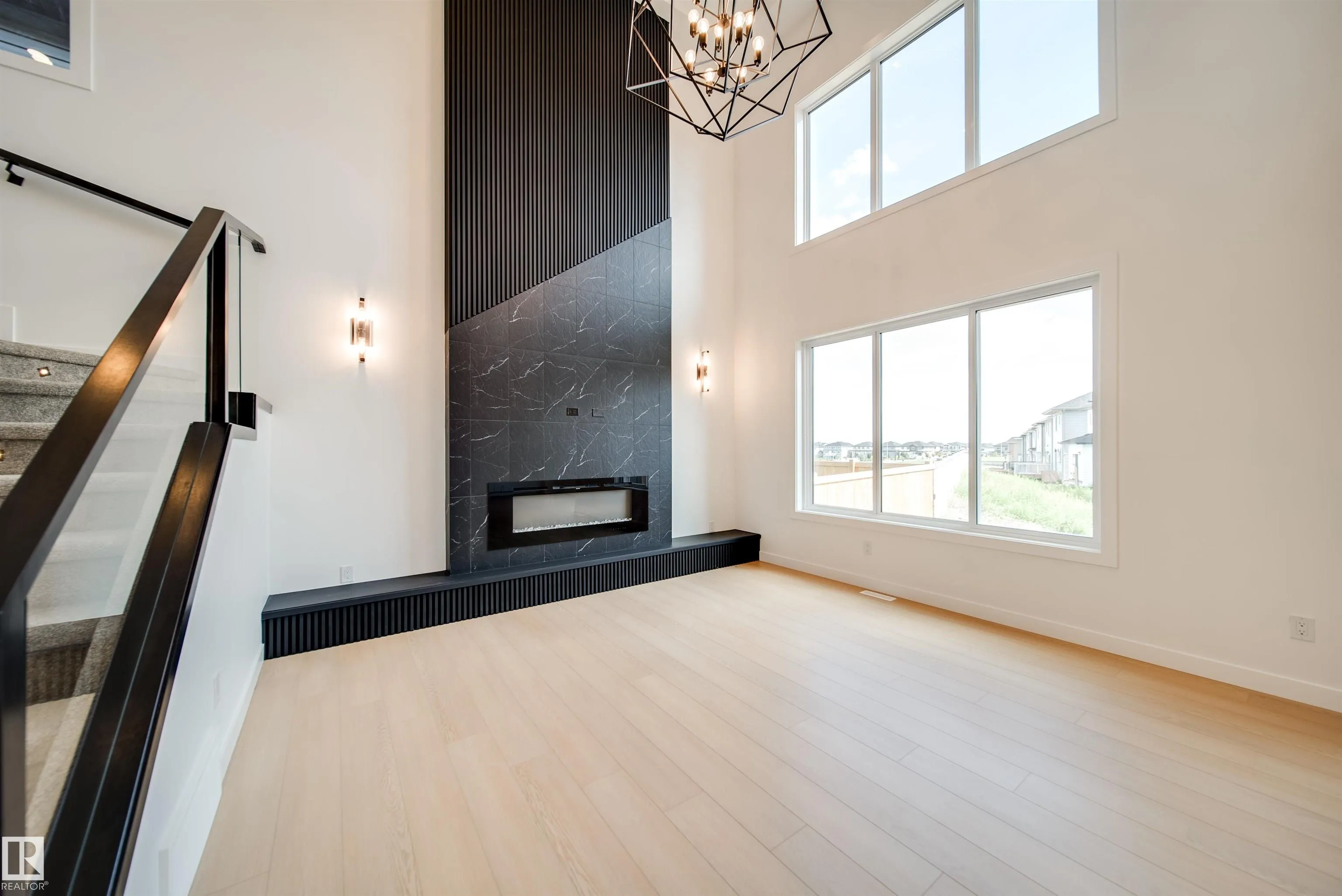 42 DILLWORTH Crescent