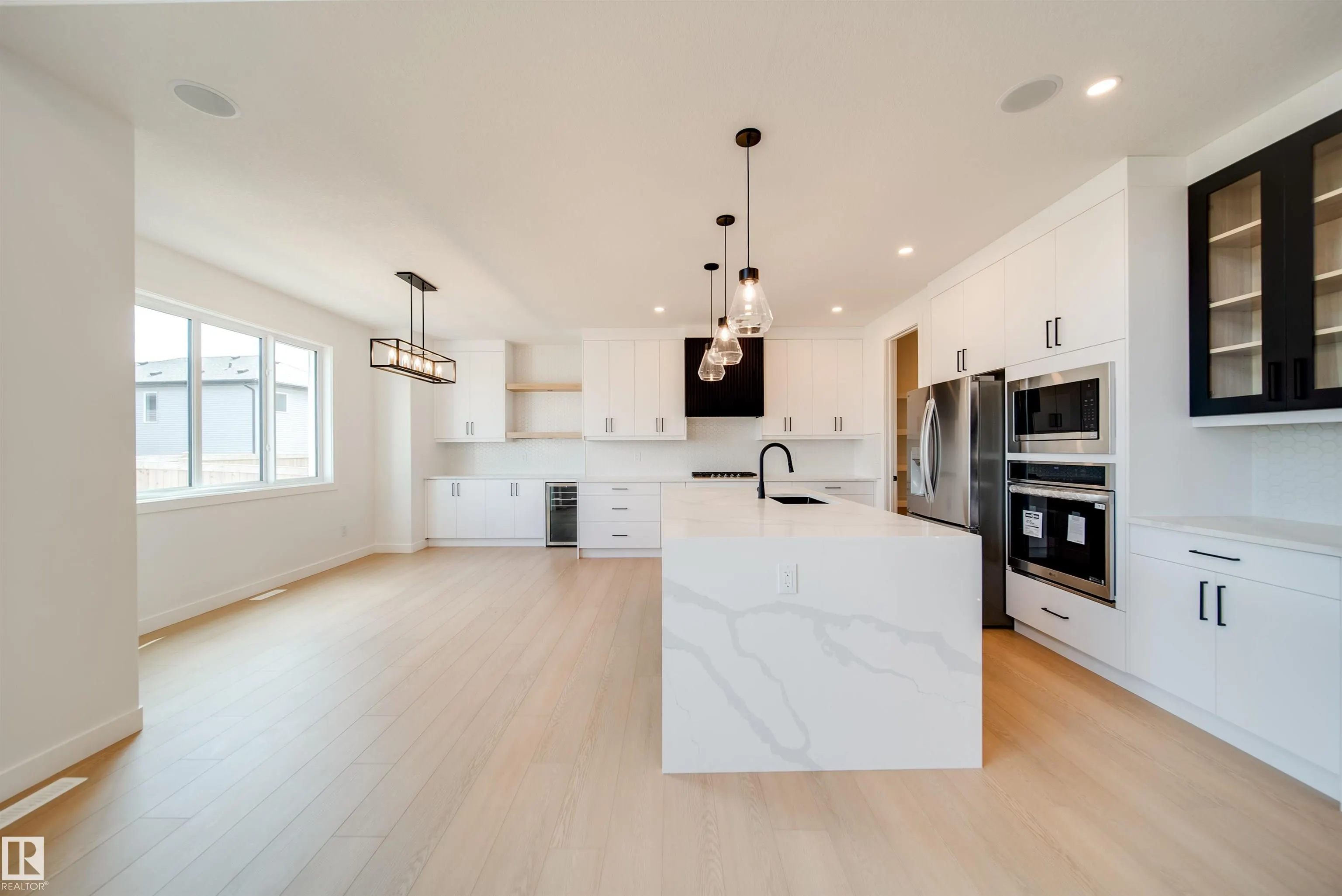 42 DILLWORTH Crescent