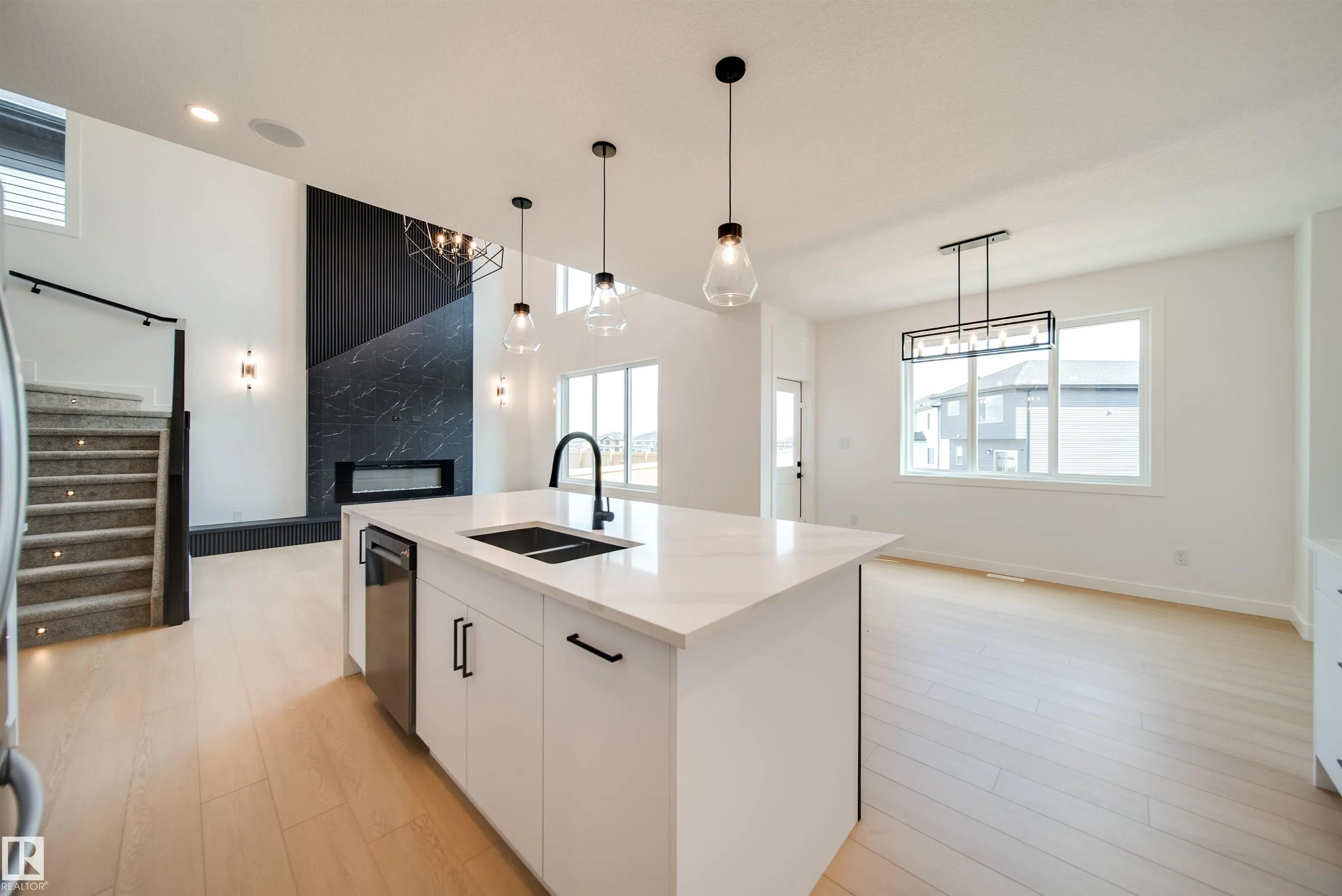 42 DILLWORTH Crescent