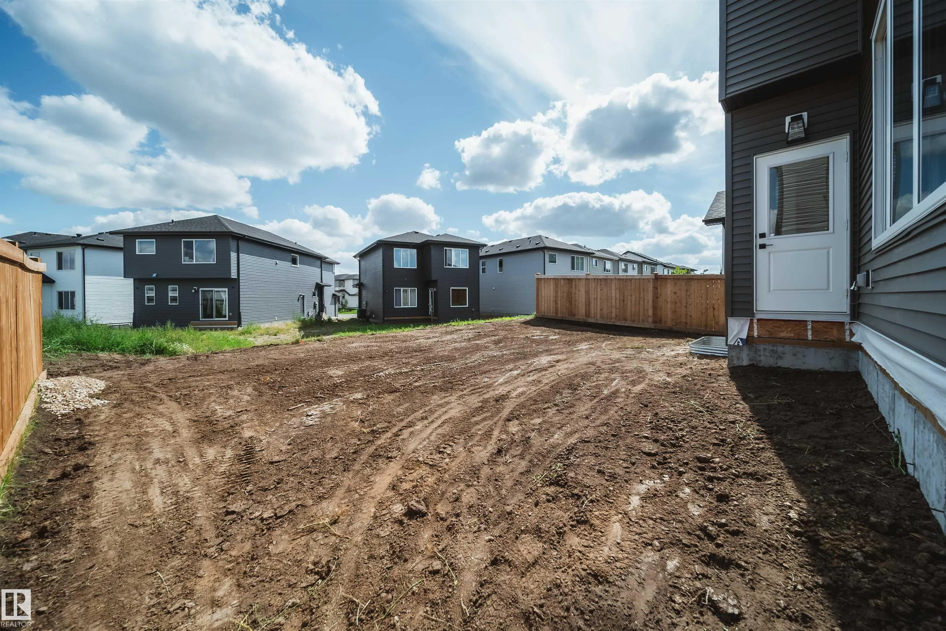 42 DILLWORTH Crescent
