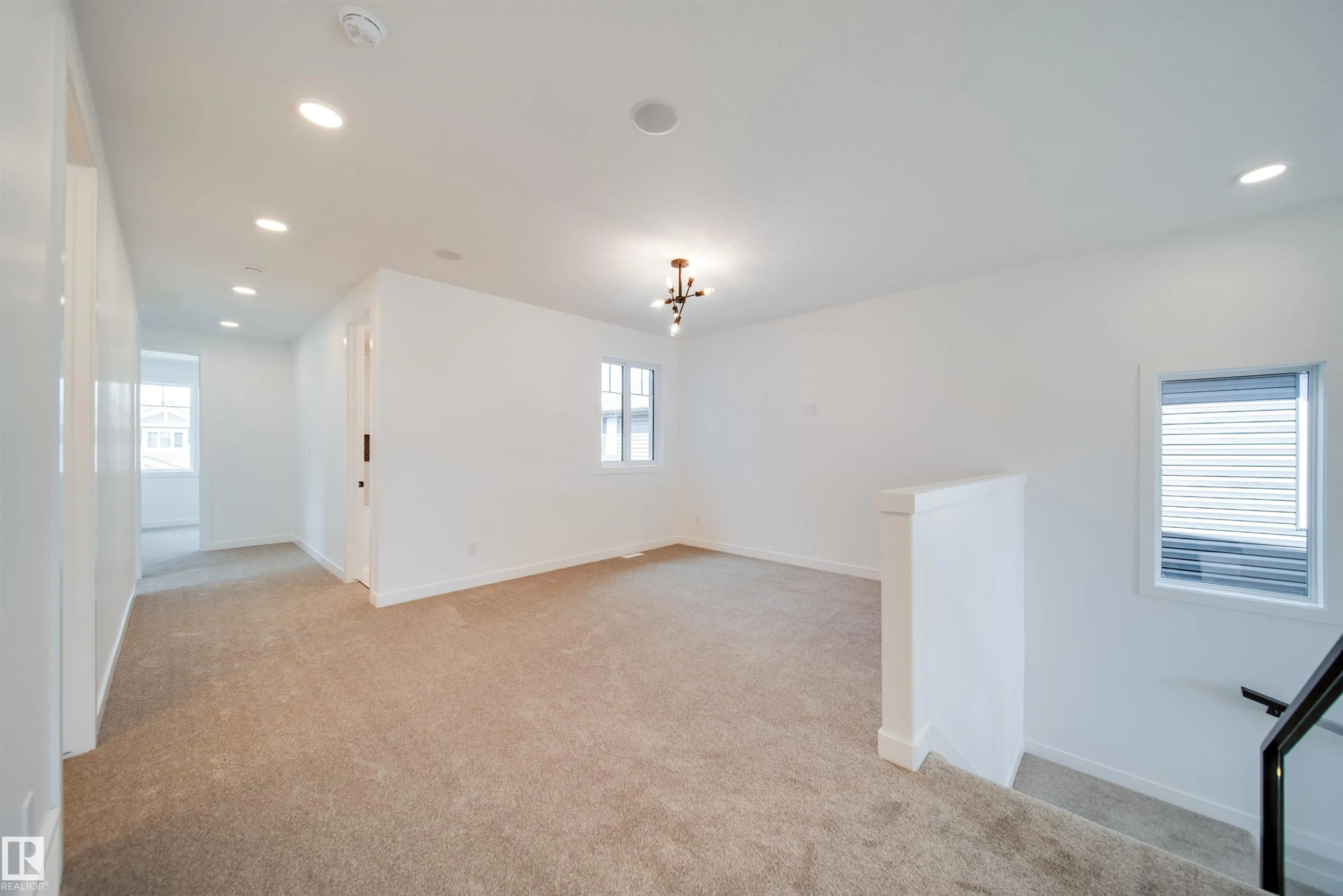 42 DILLWORTH Crescent