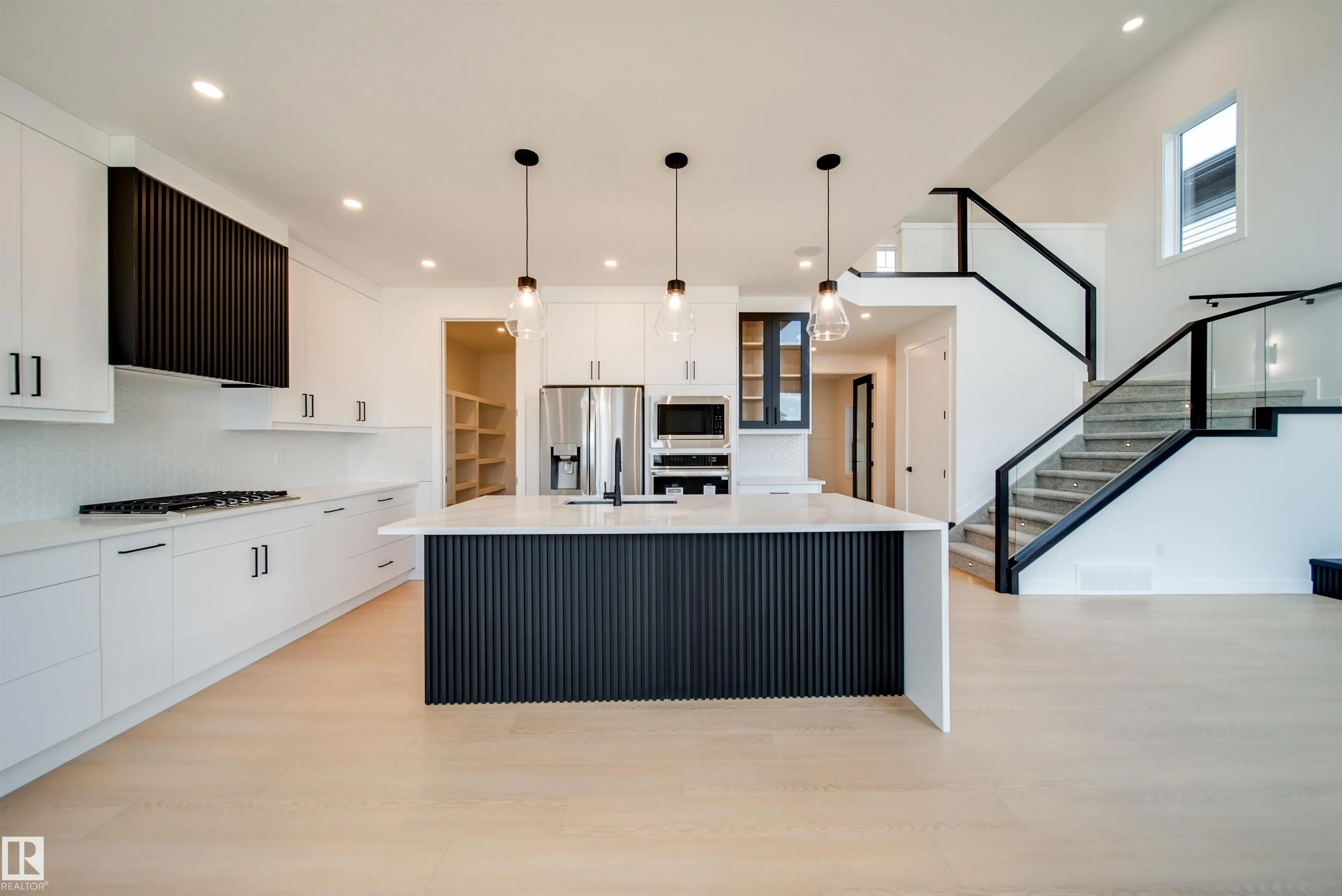42 DILLWORTH Crescent
