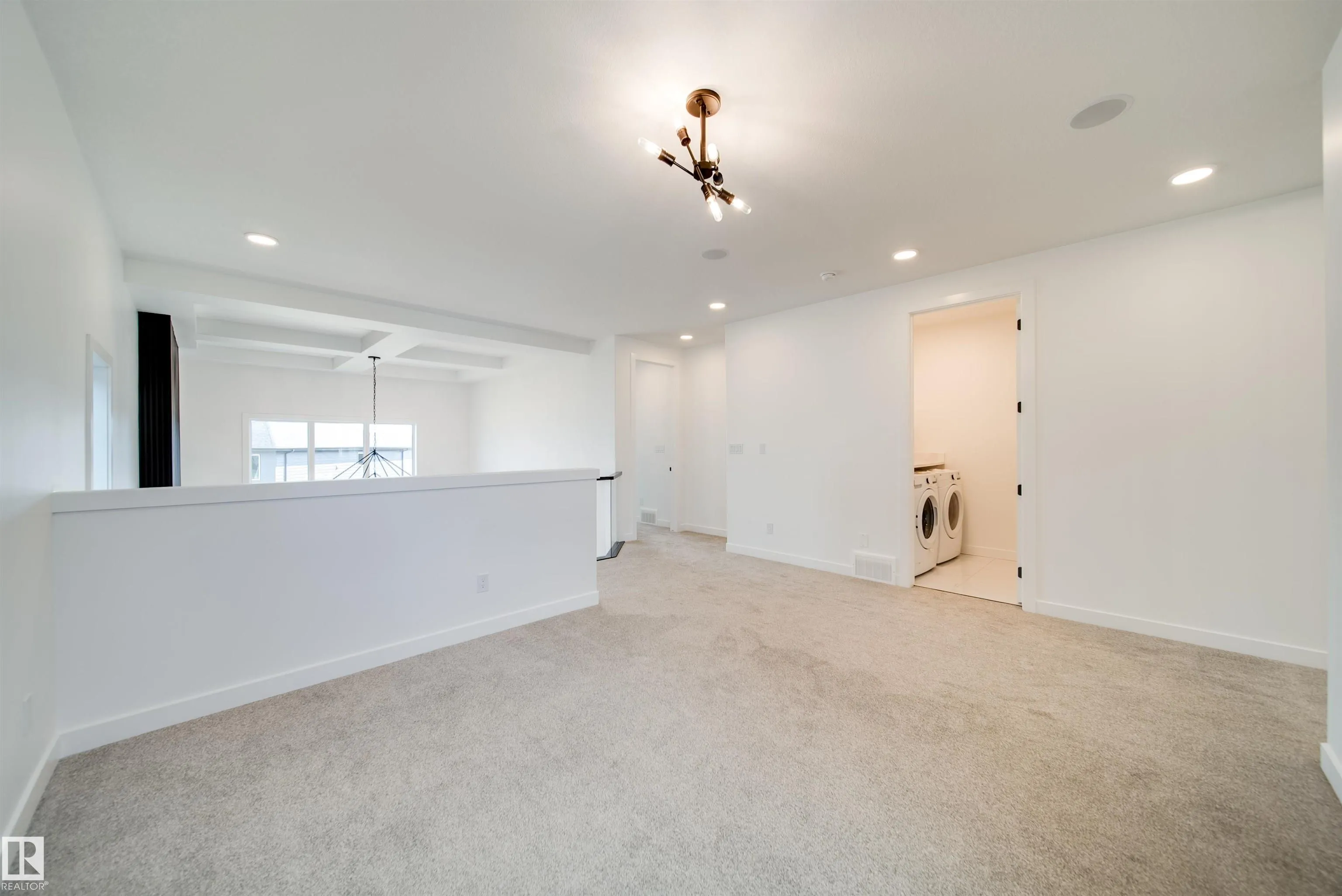 42 DILLWORTH Crescent