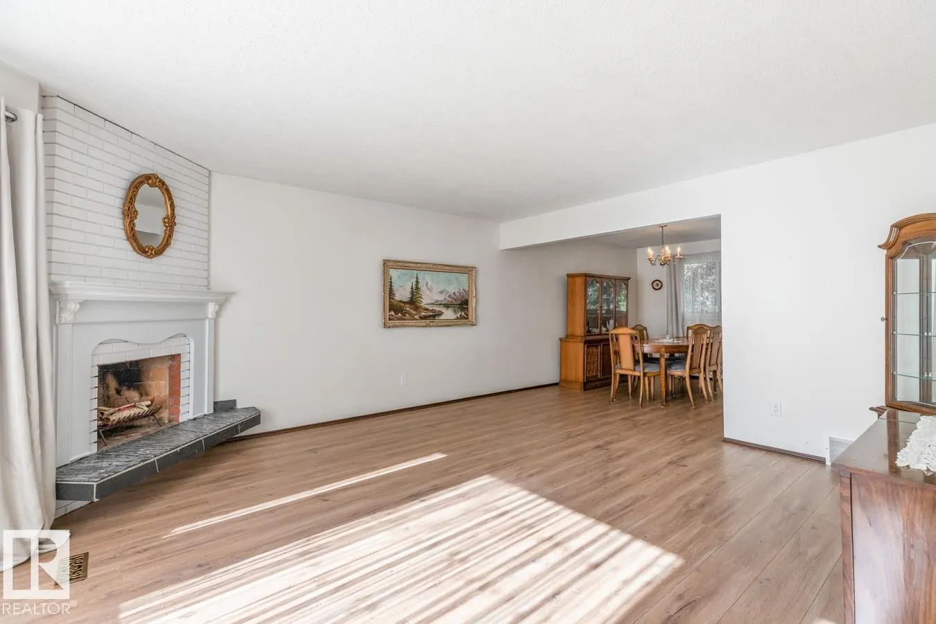 6 STRATHCONA Place