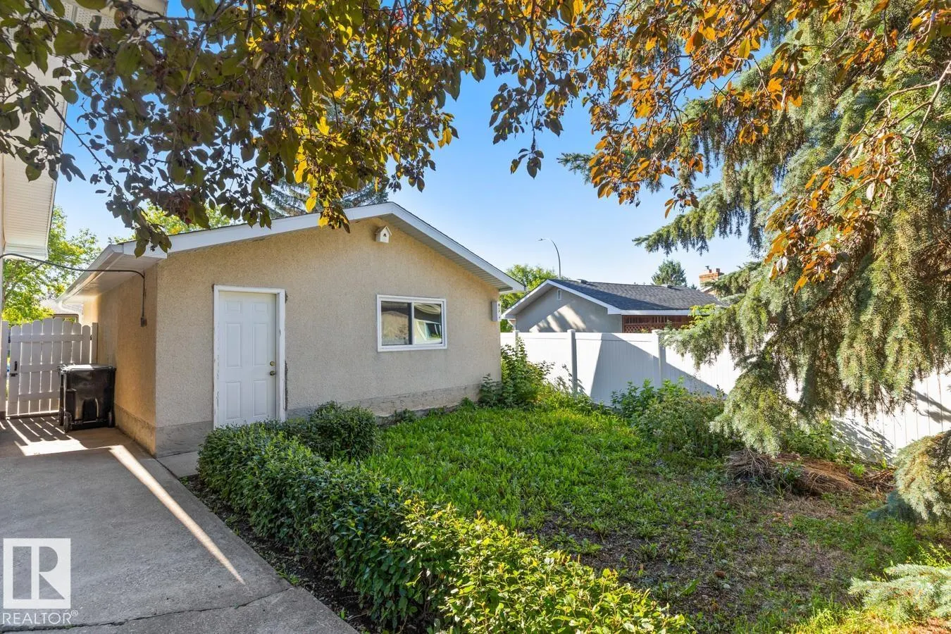 6 STRATHCONA Place