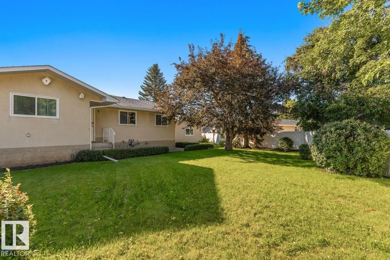 6 STRATHCONA Place