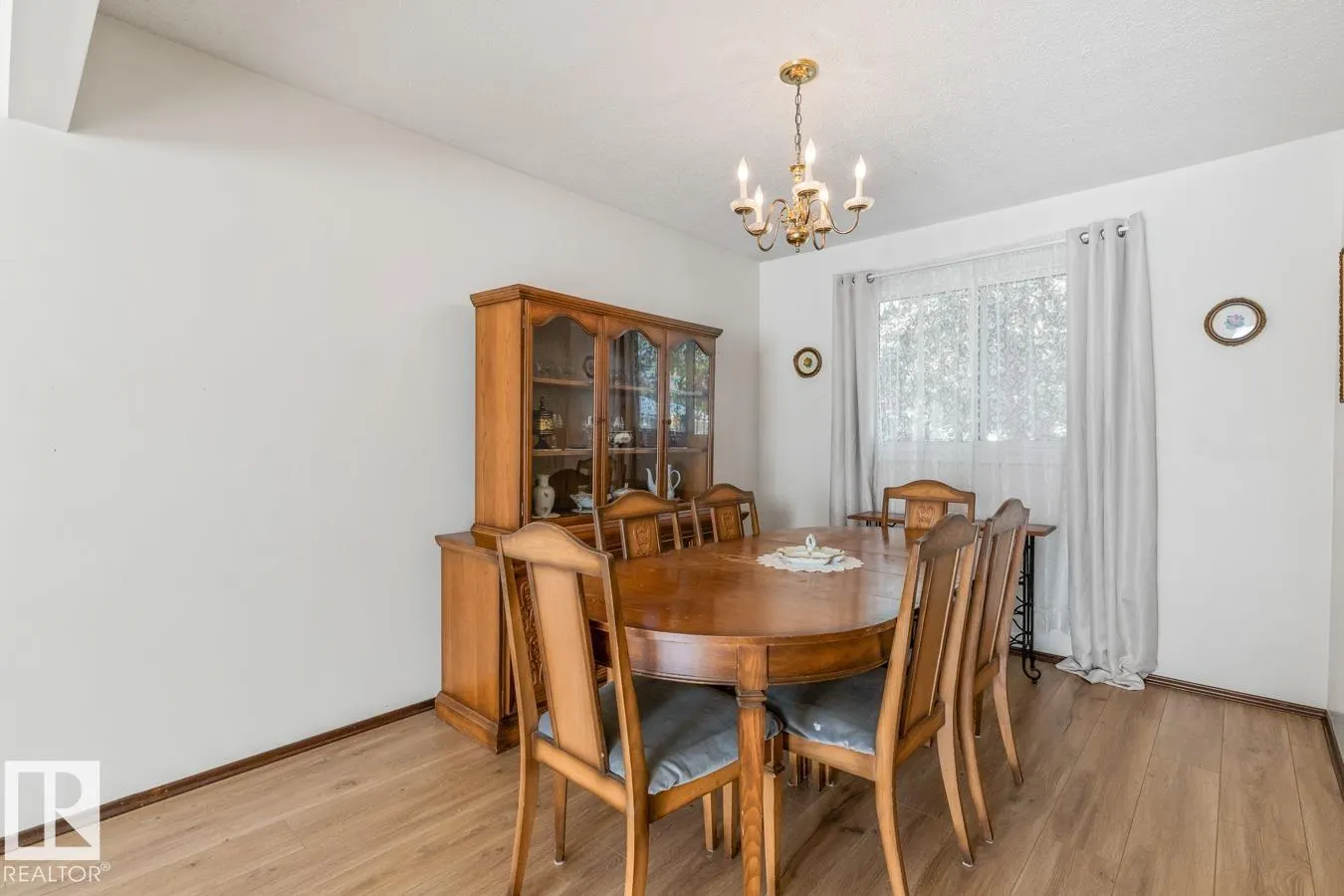 6 STRATHCONA Place