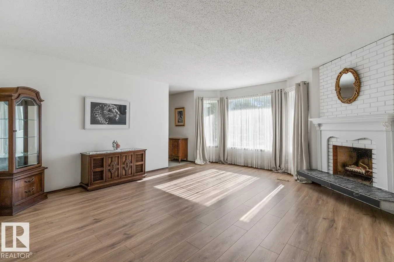 6 STRATHCONA Place