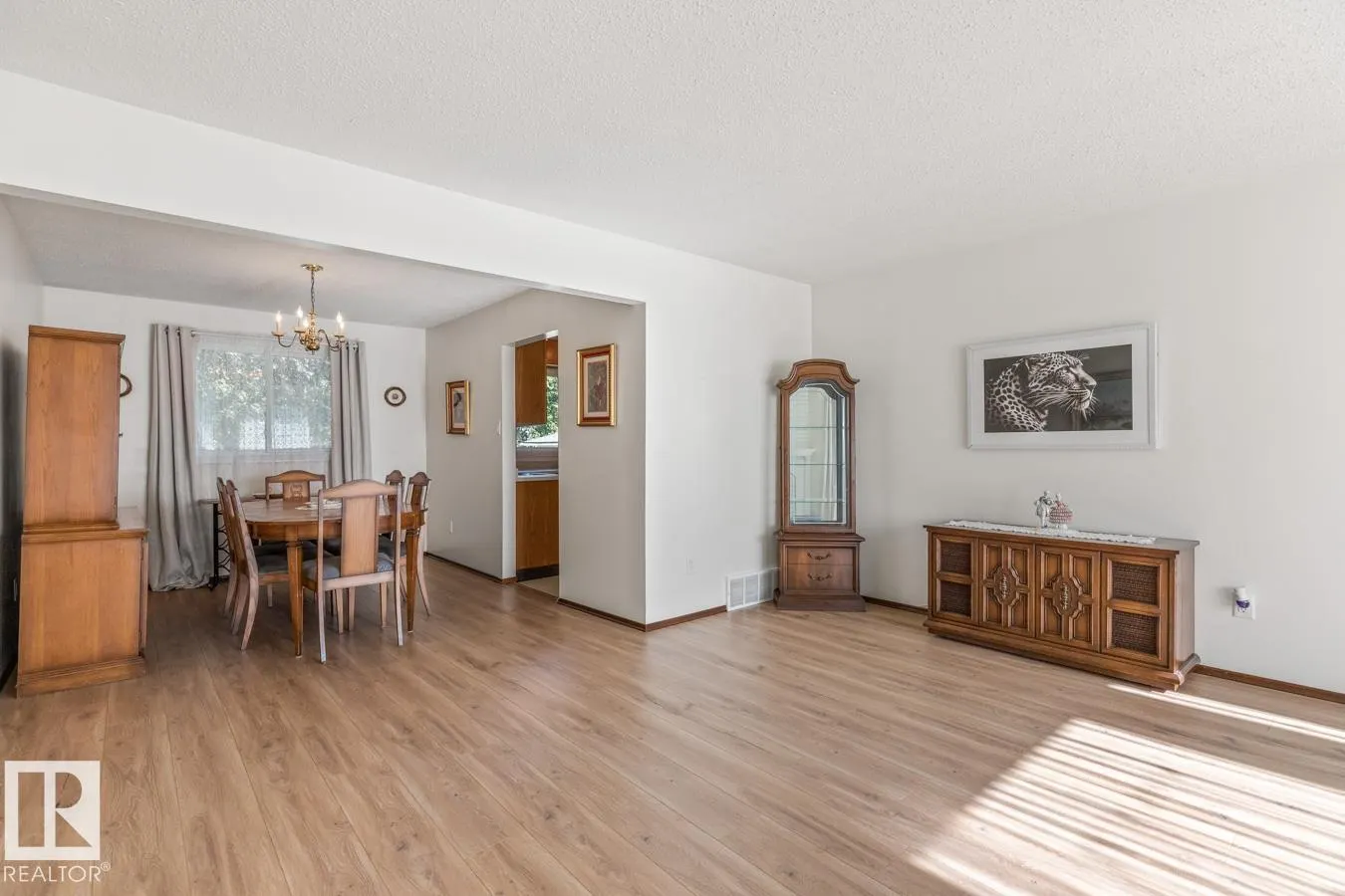 6 STRATHCONA Place