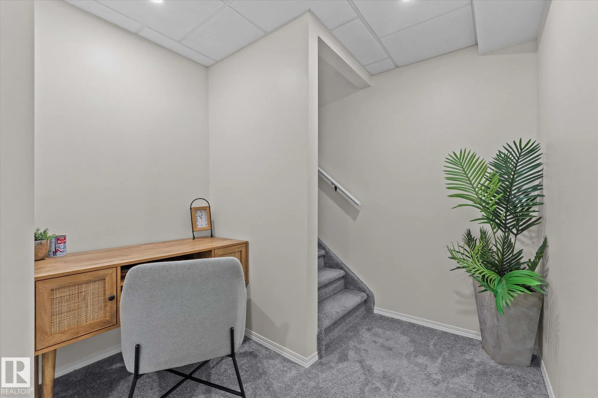 12 LEYLAND Way