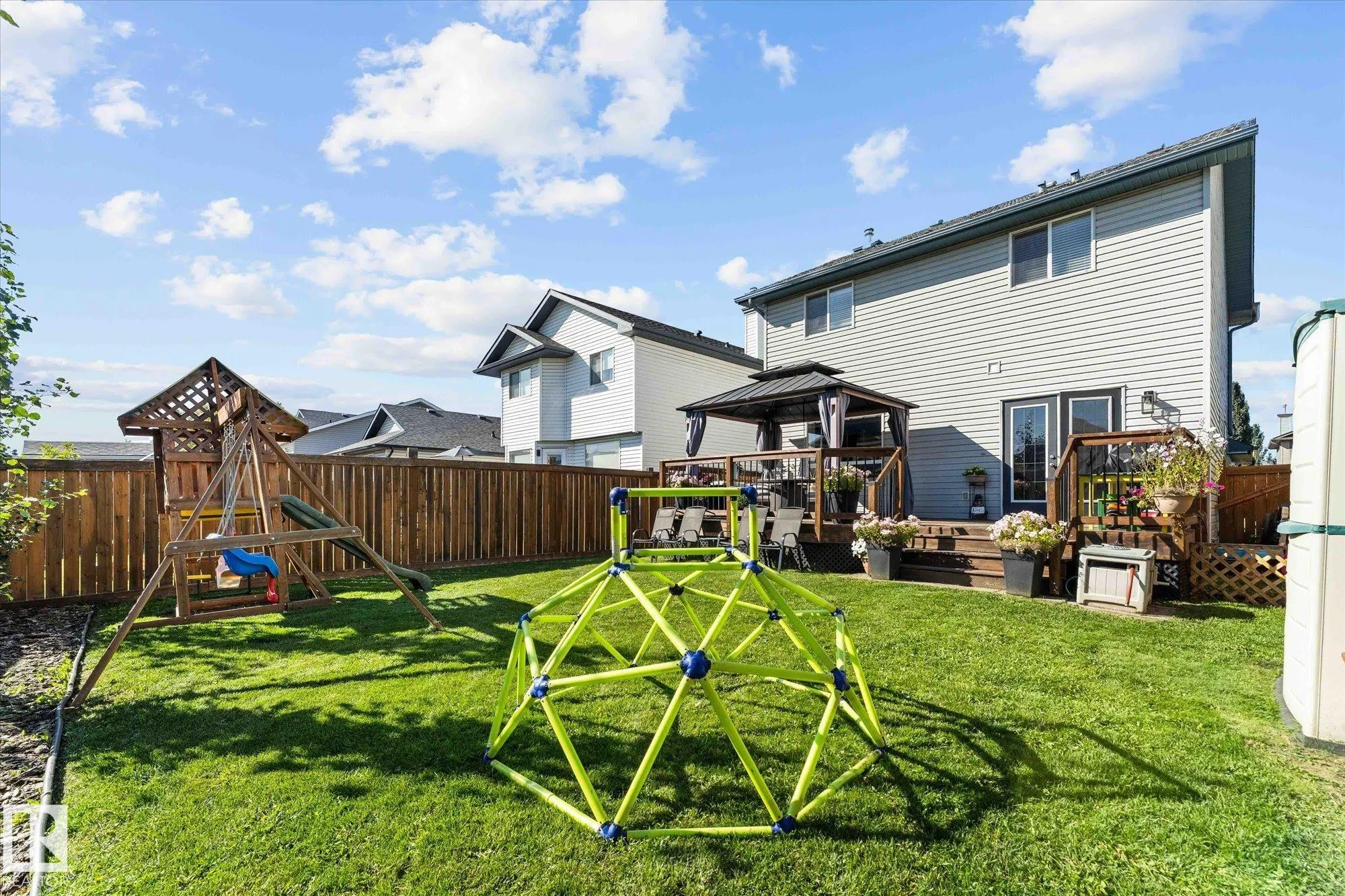 12 LEYLAND Way