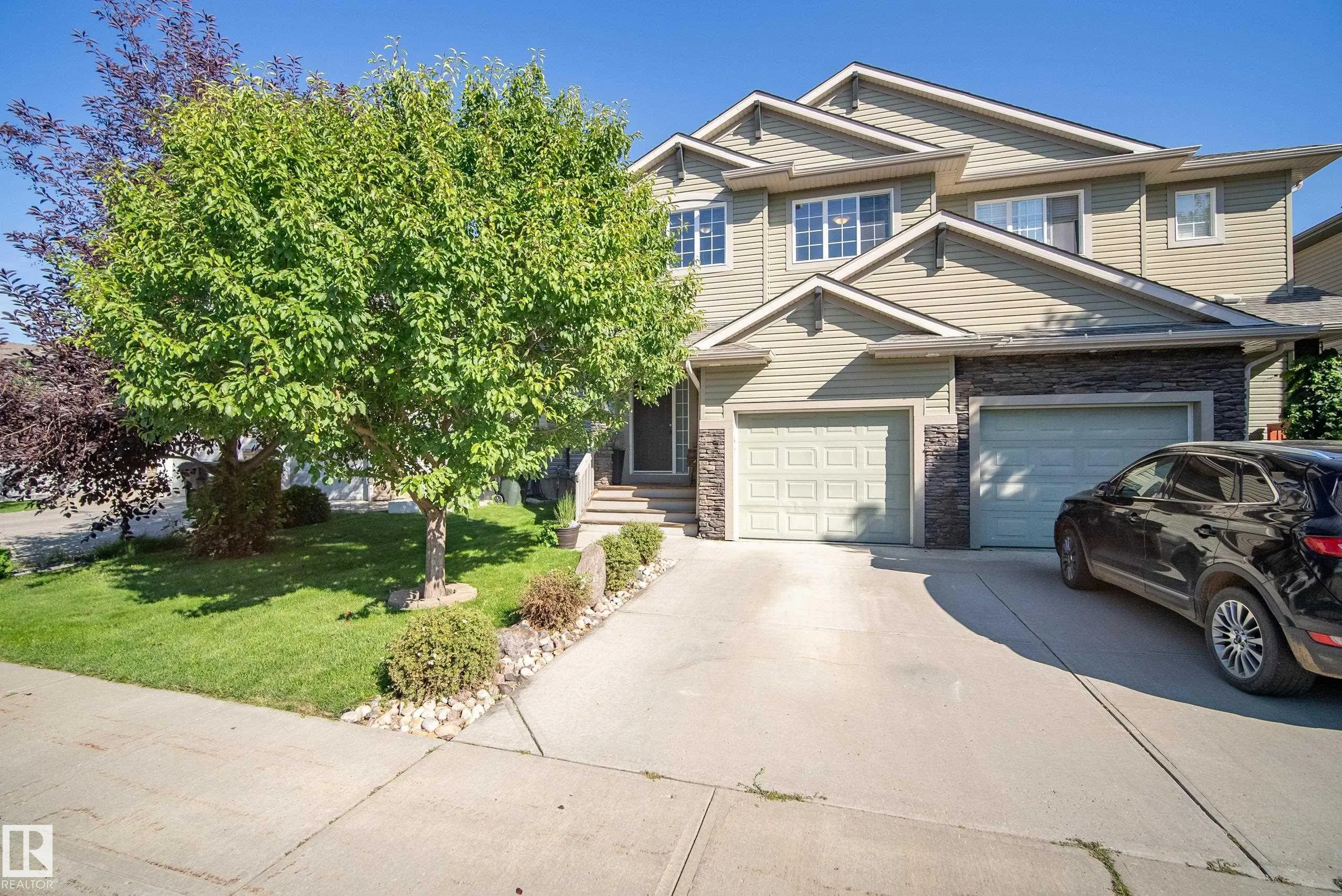 17 MEADOWVIEW Court
