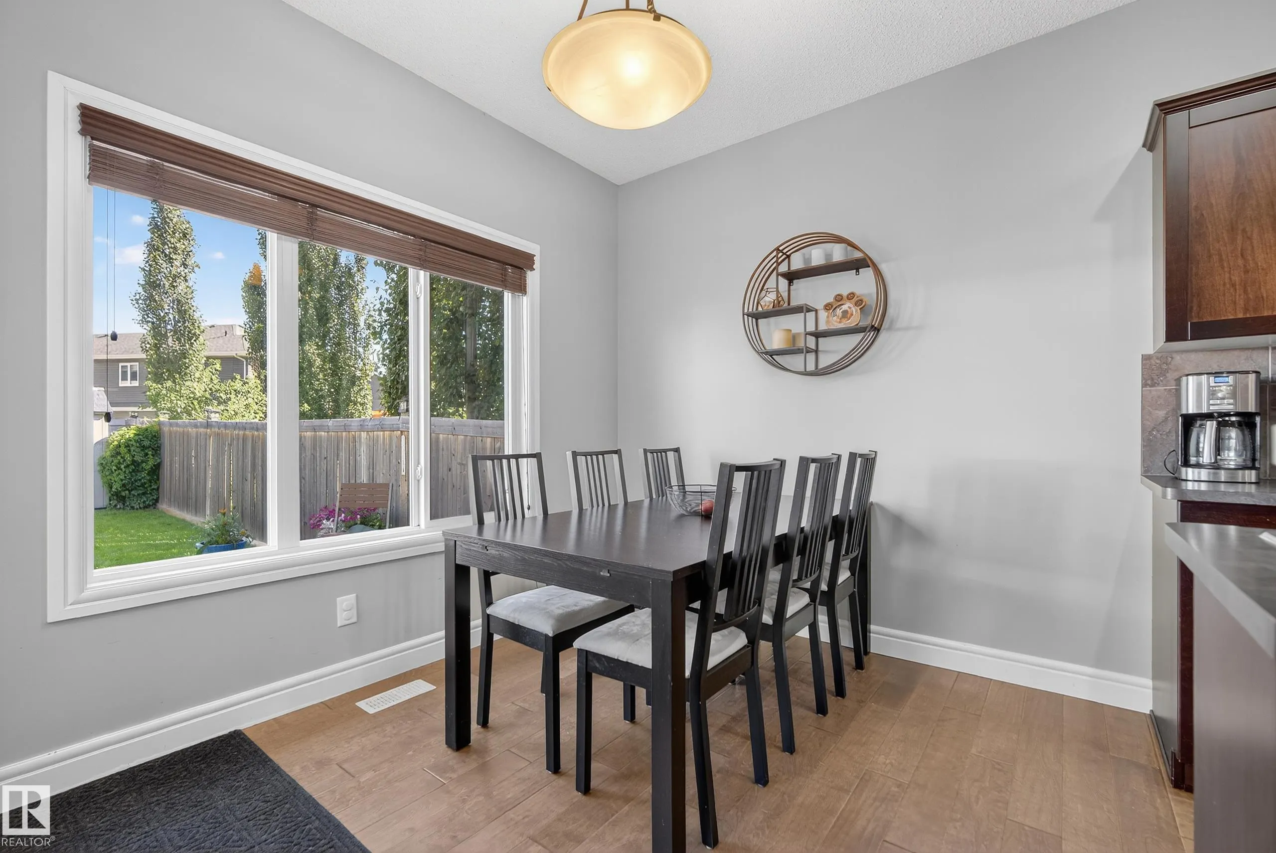 17 MEADOWVIEW Court
