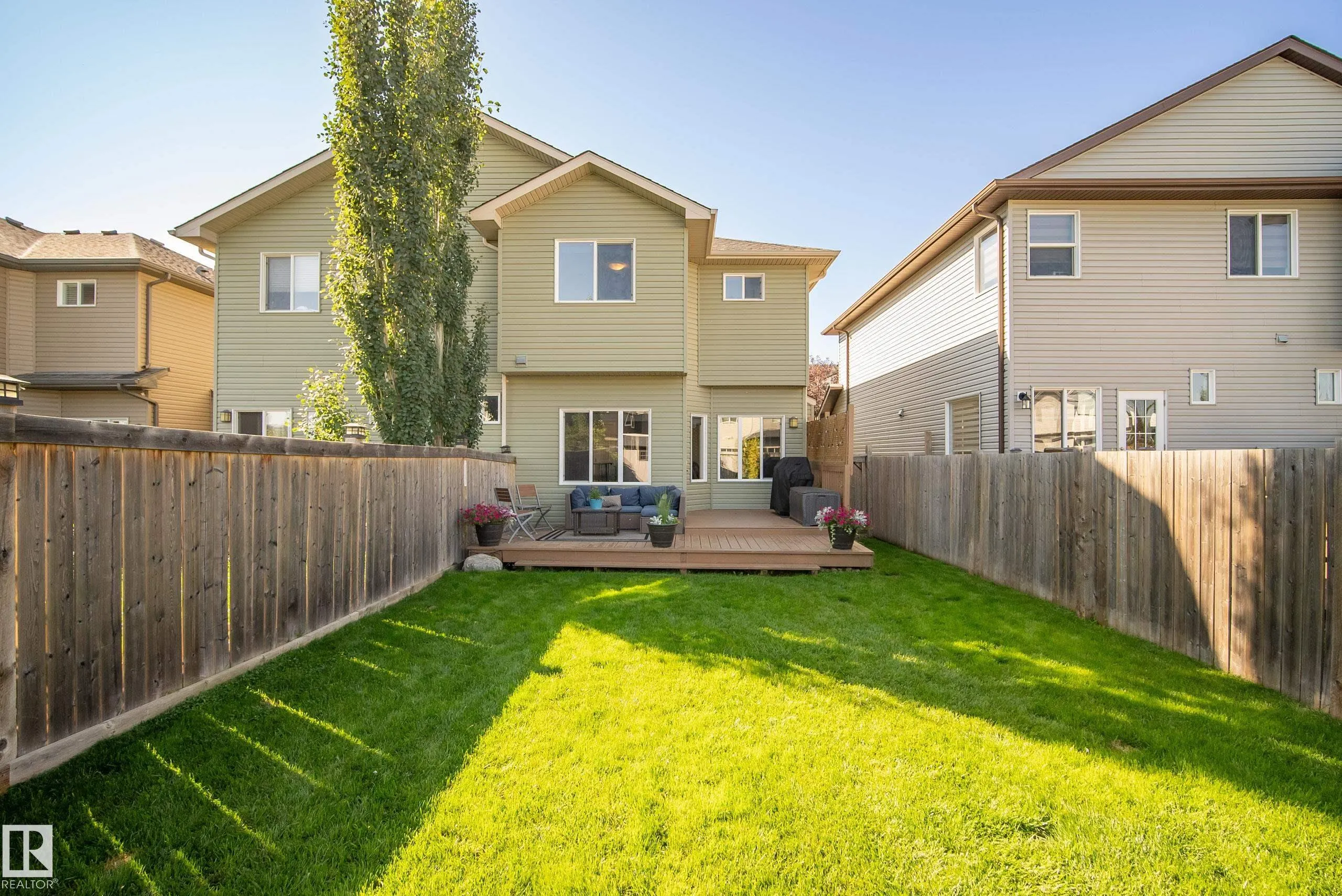 17 MEADOWVIEW Court