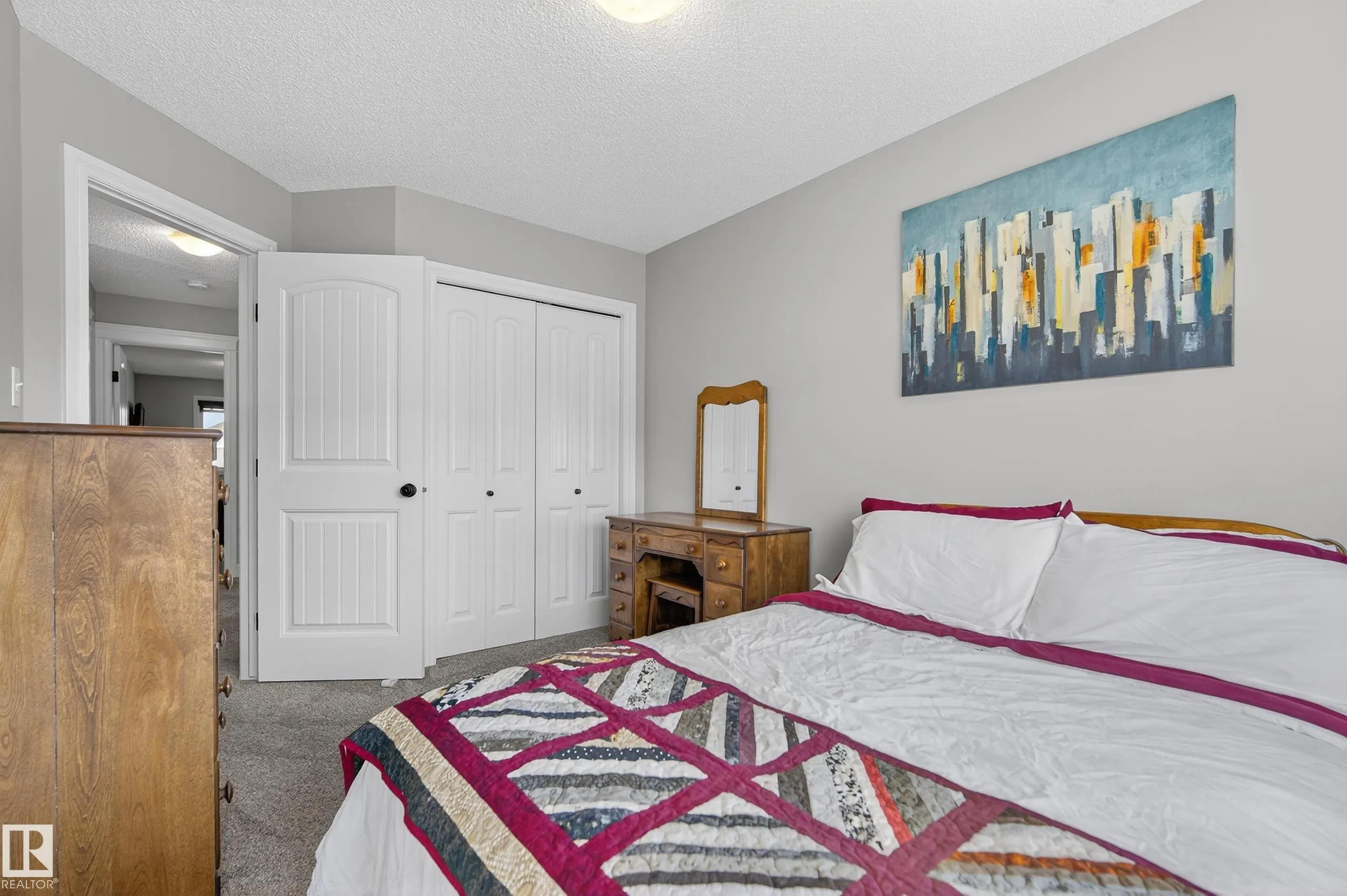 17 MEADOWVIEW Court