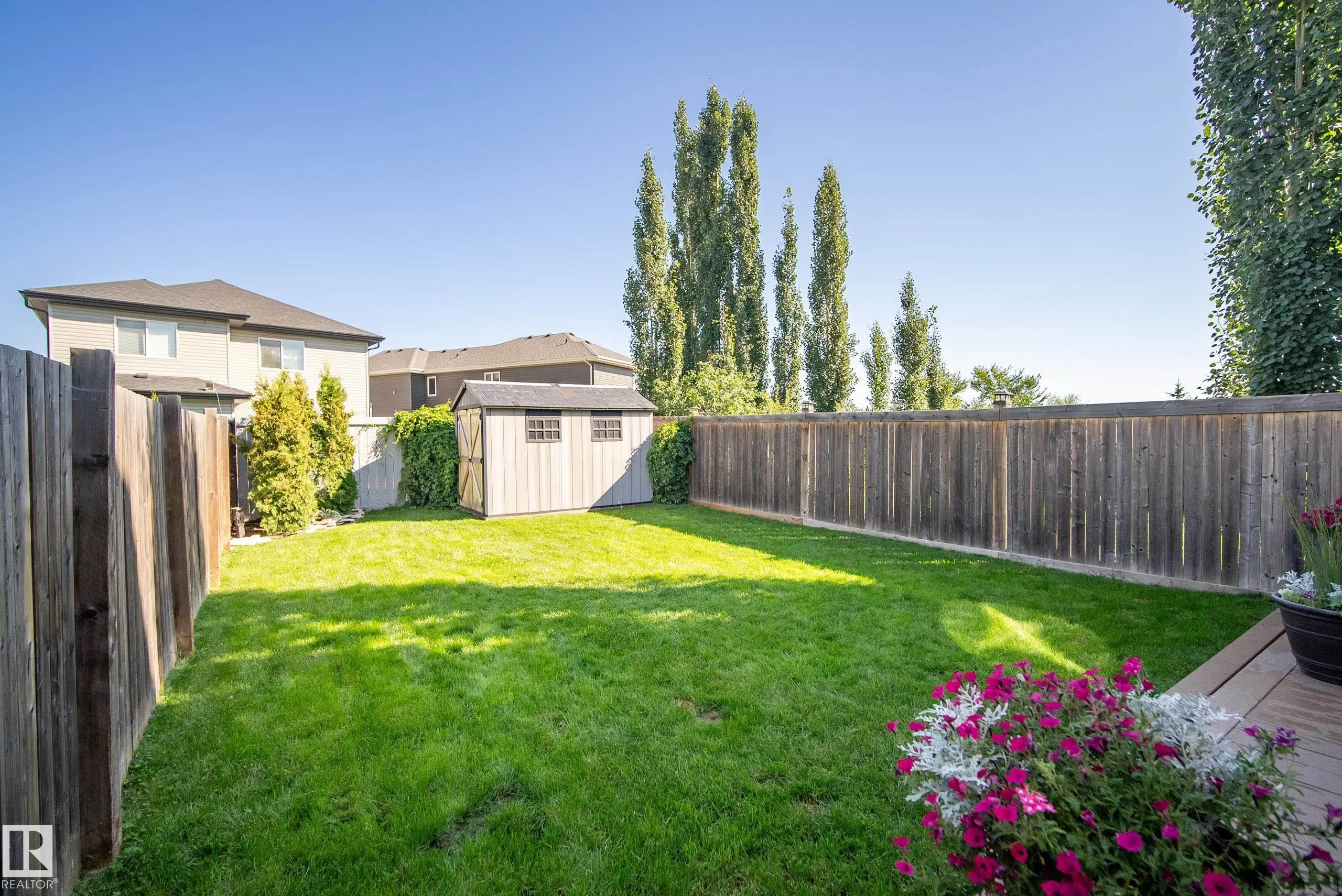 17 MEADOWVIEW Court