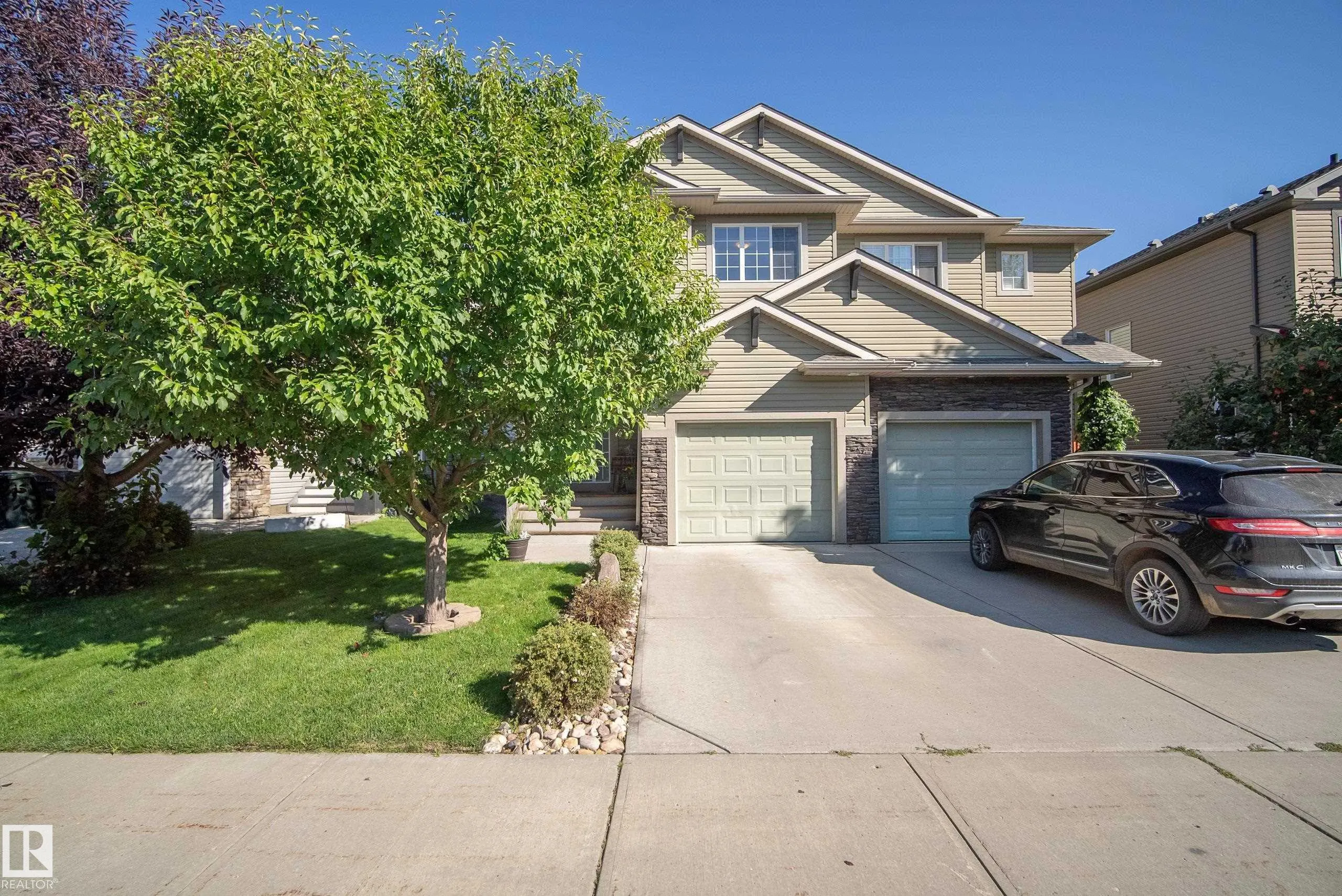 17 MEADOWVIEW Court