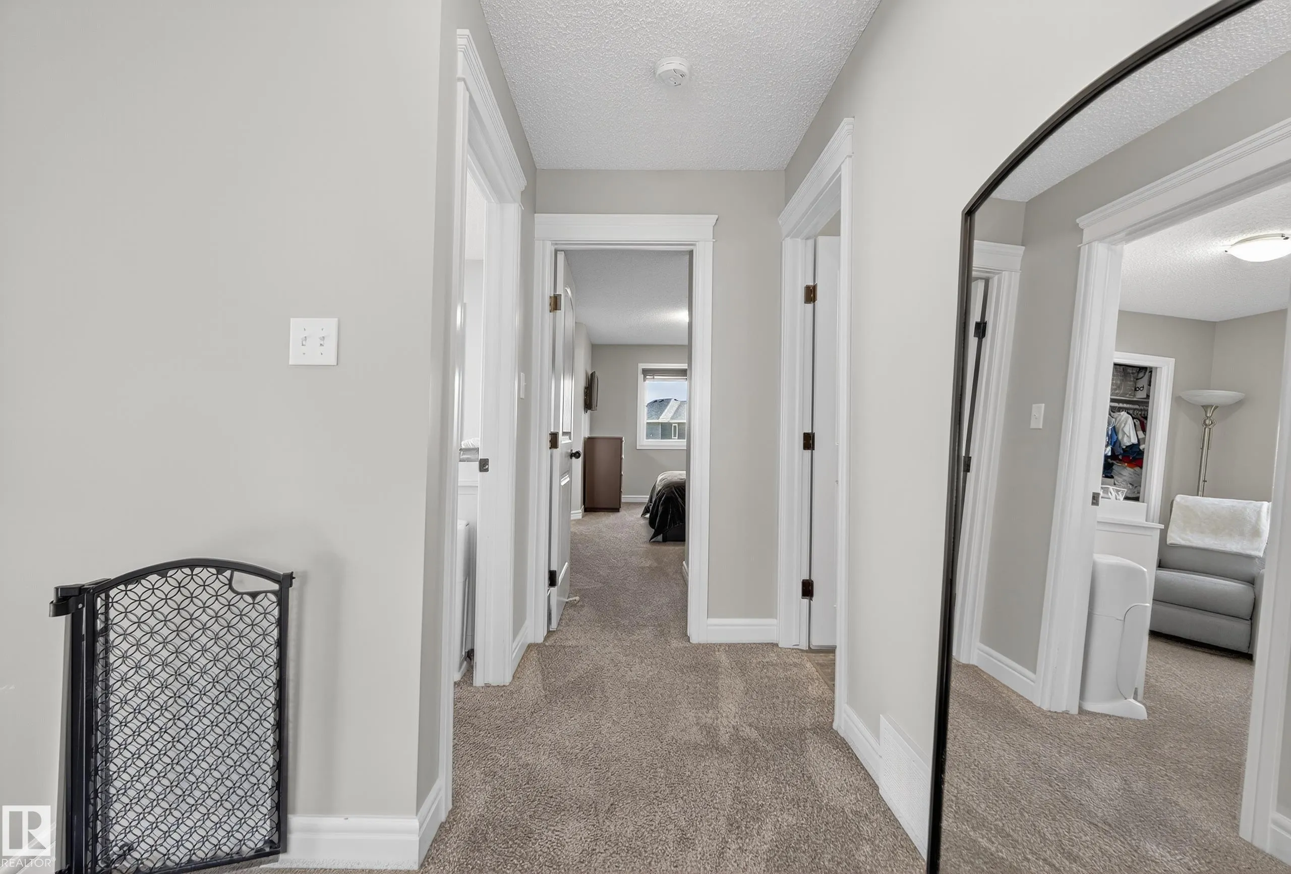 17 MEADOWVIEW Court