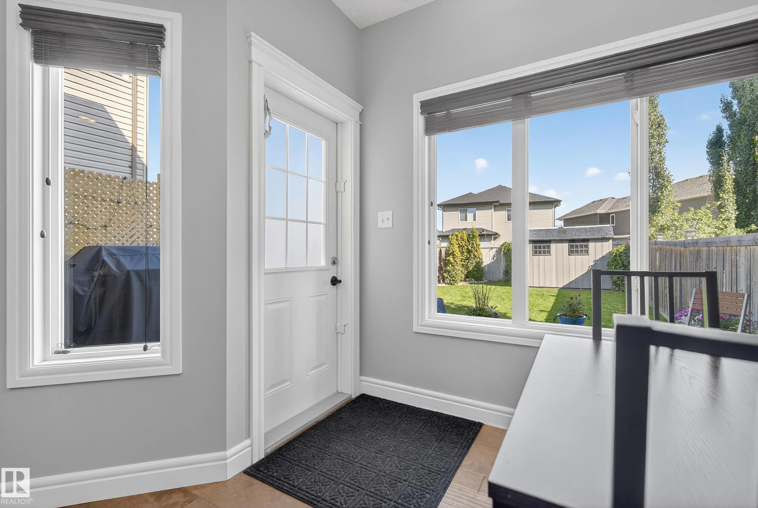 17 MEADOWVIEW Court