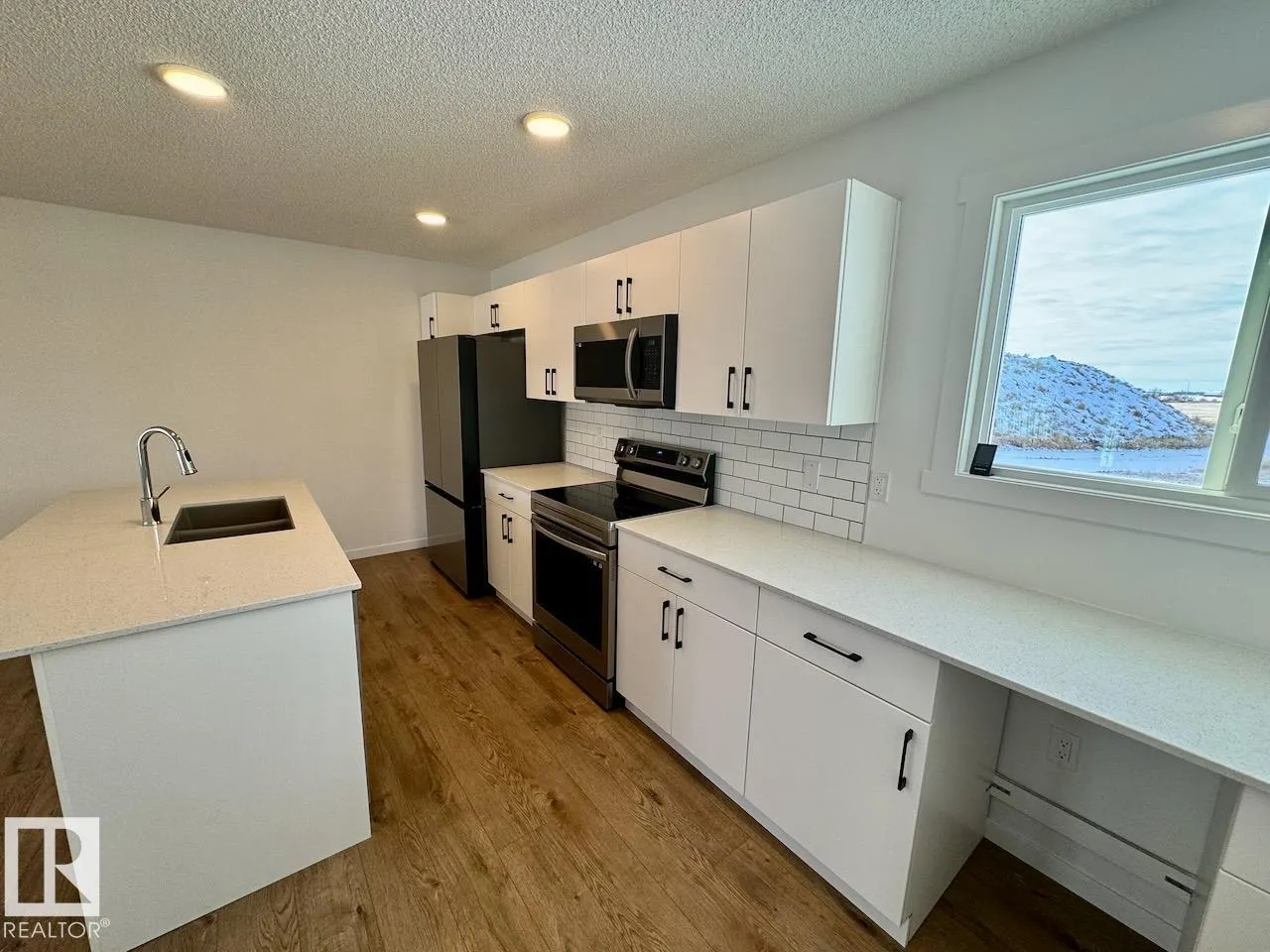 485 DESROCHERS Boulevard