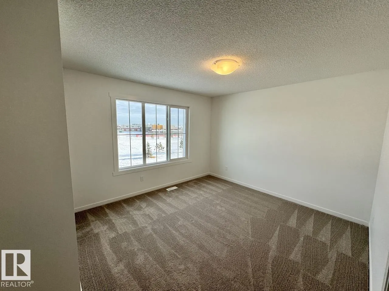 485 DESROCHERS Boulevard